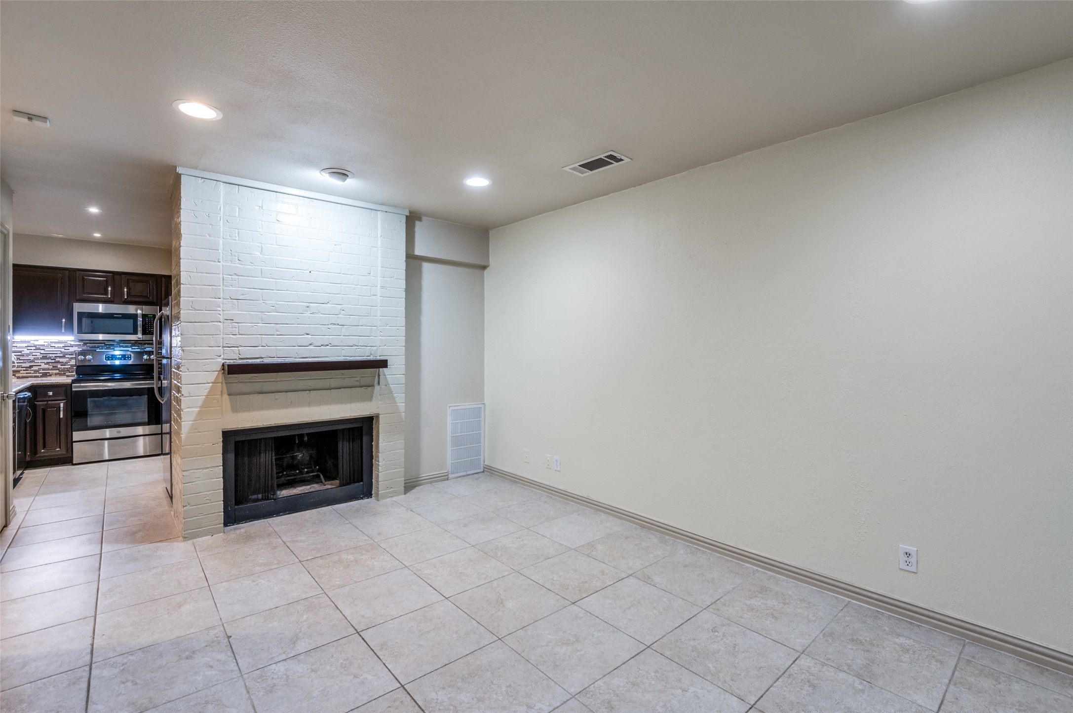 18240 Midway Road Dallas TX 75287