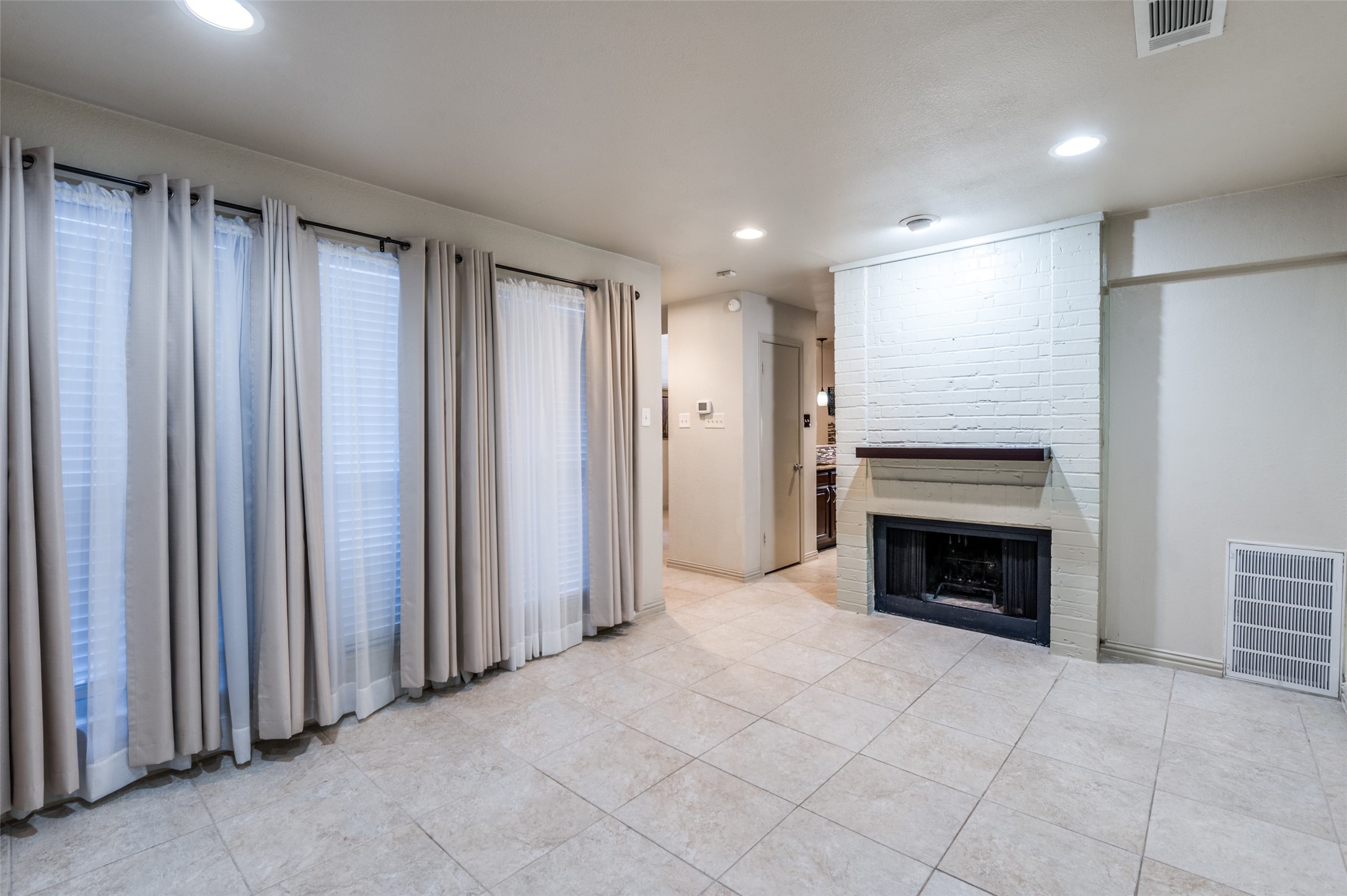 18240 Midway Road Dallas TX 75287