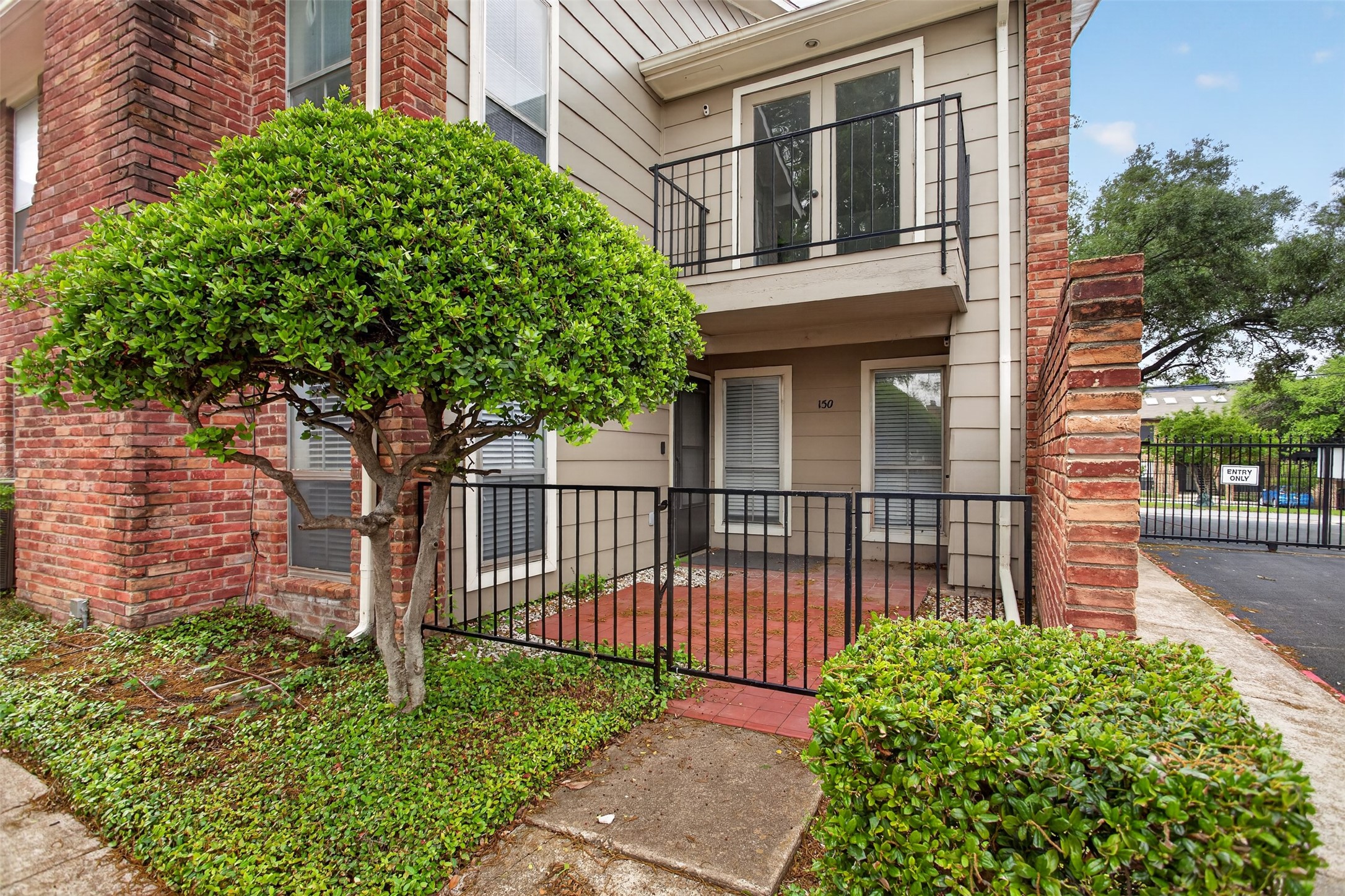 7510 Holly Hill Drive Dallas TX 75231