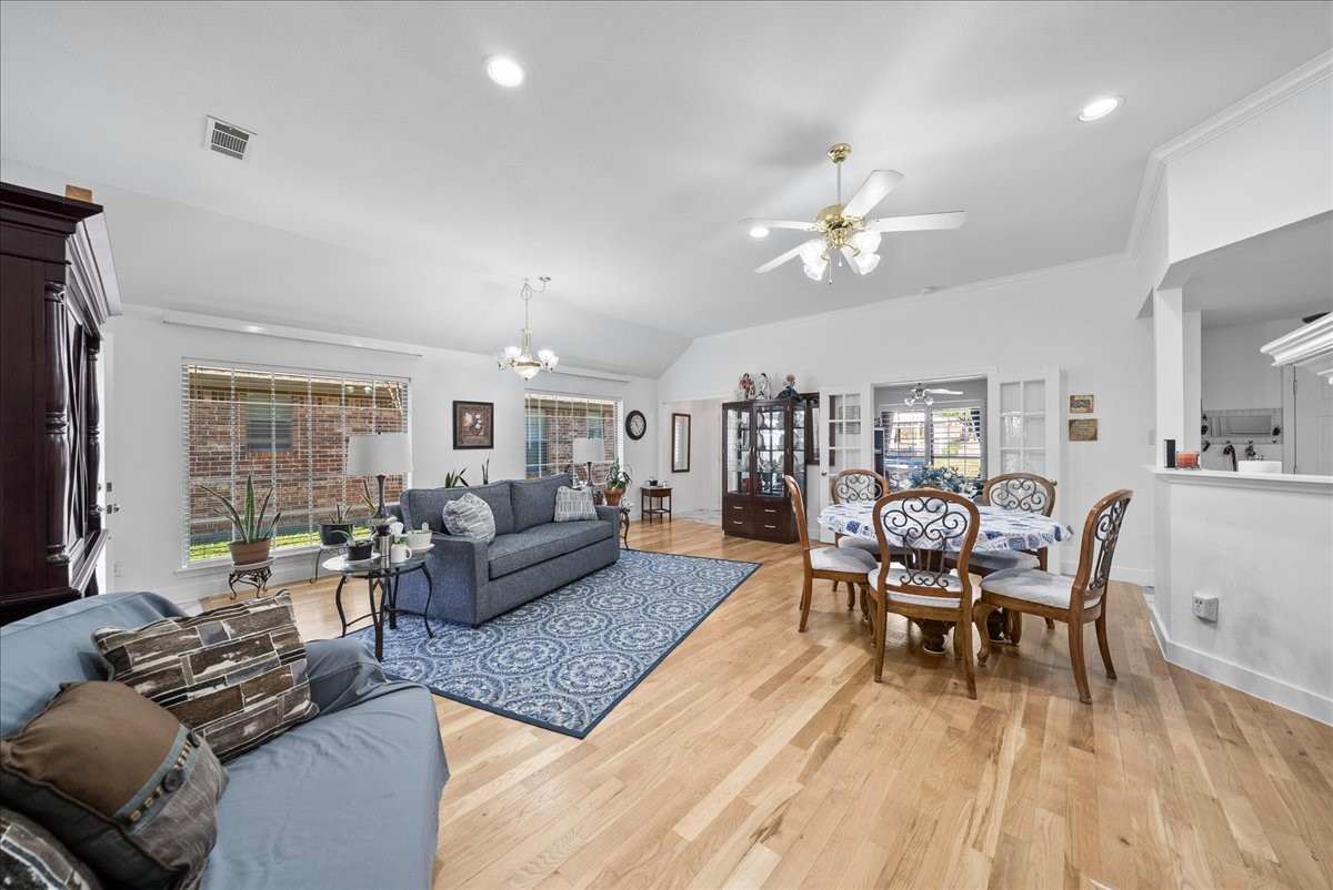942 Cresthill Drive Cedar Hill TX 75104