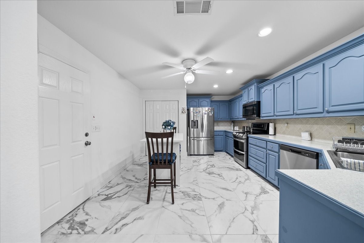 942 Cresthill Drive Cedar Hill TX 75104