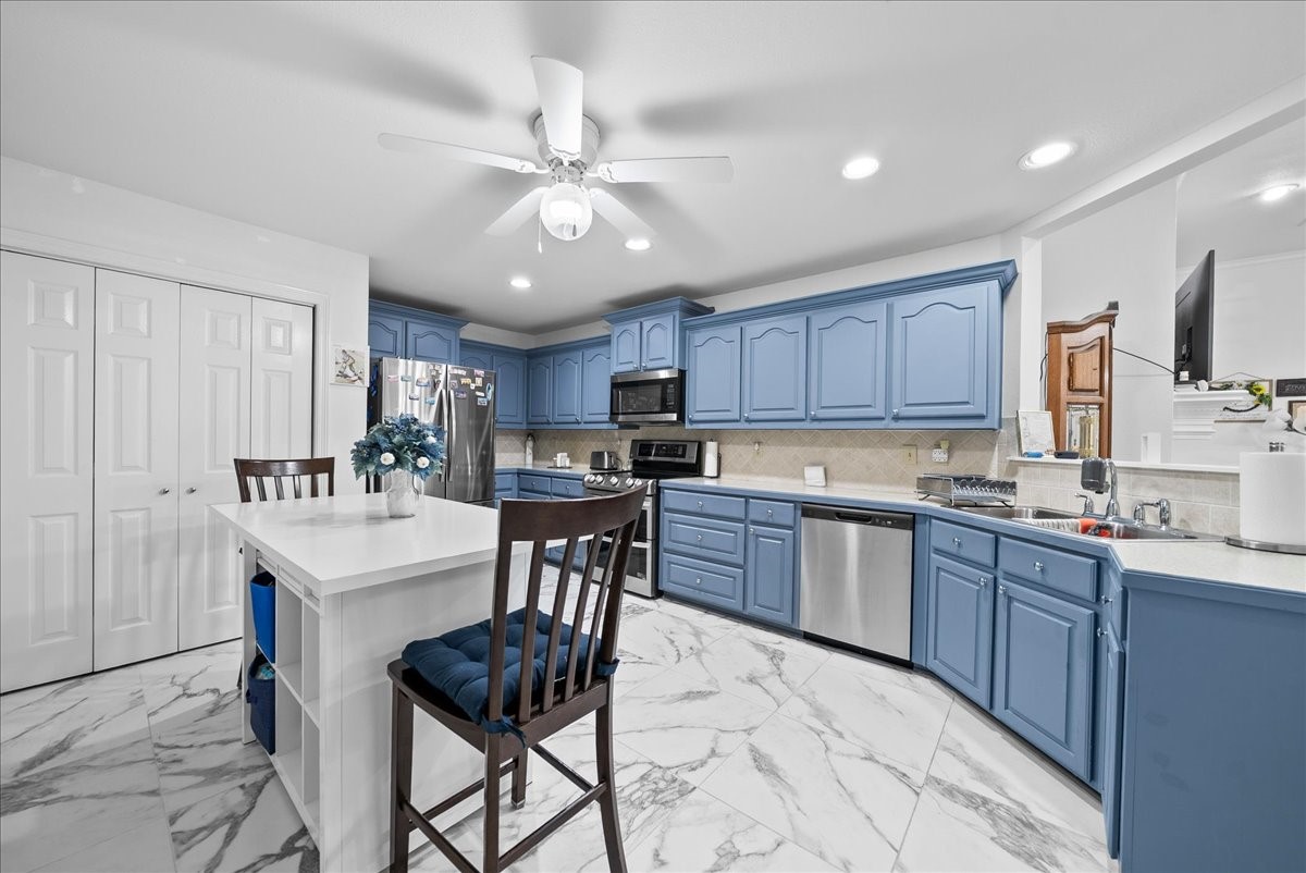 942 Cresthill Drive Cedar Hill TX 75104