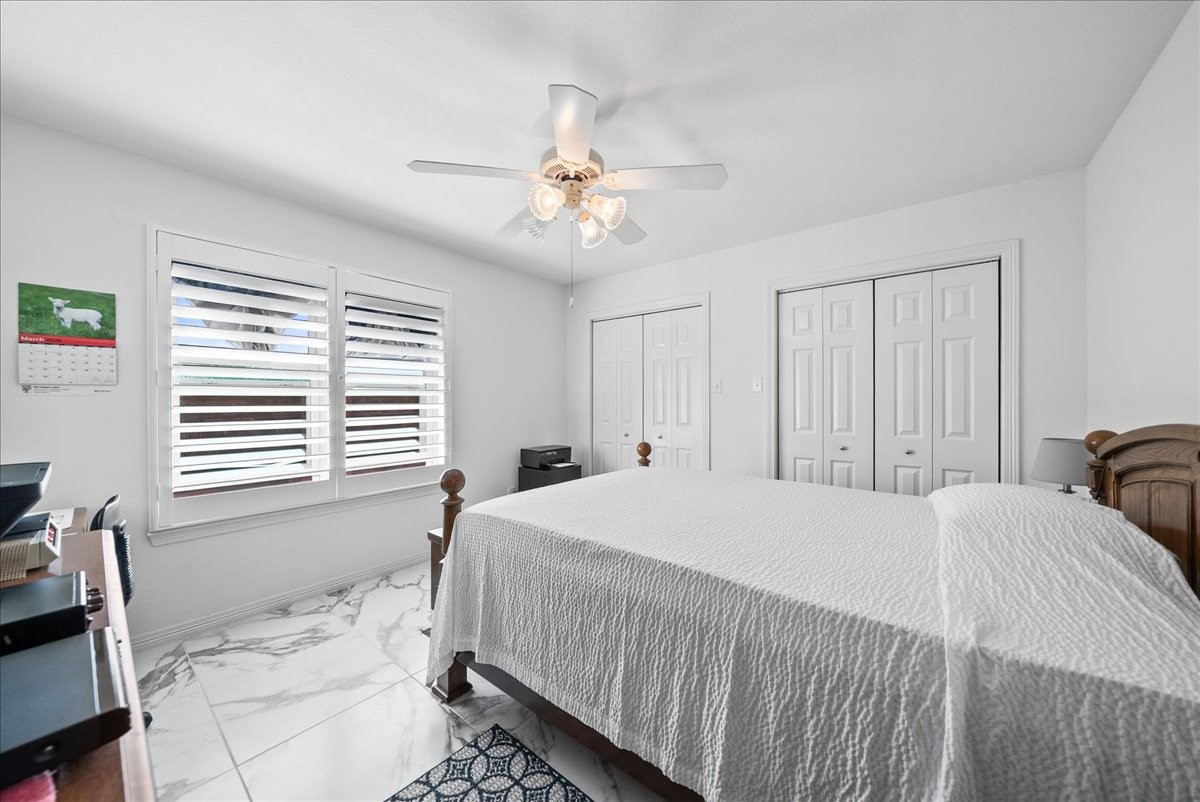 942 Cresthill Drive Cedar Hill TX 75104