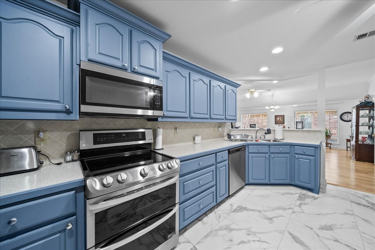 942 Cresthill Drive Cedar Hill TX 75104