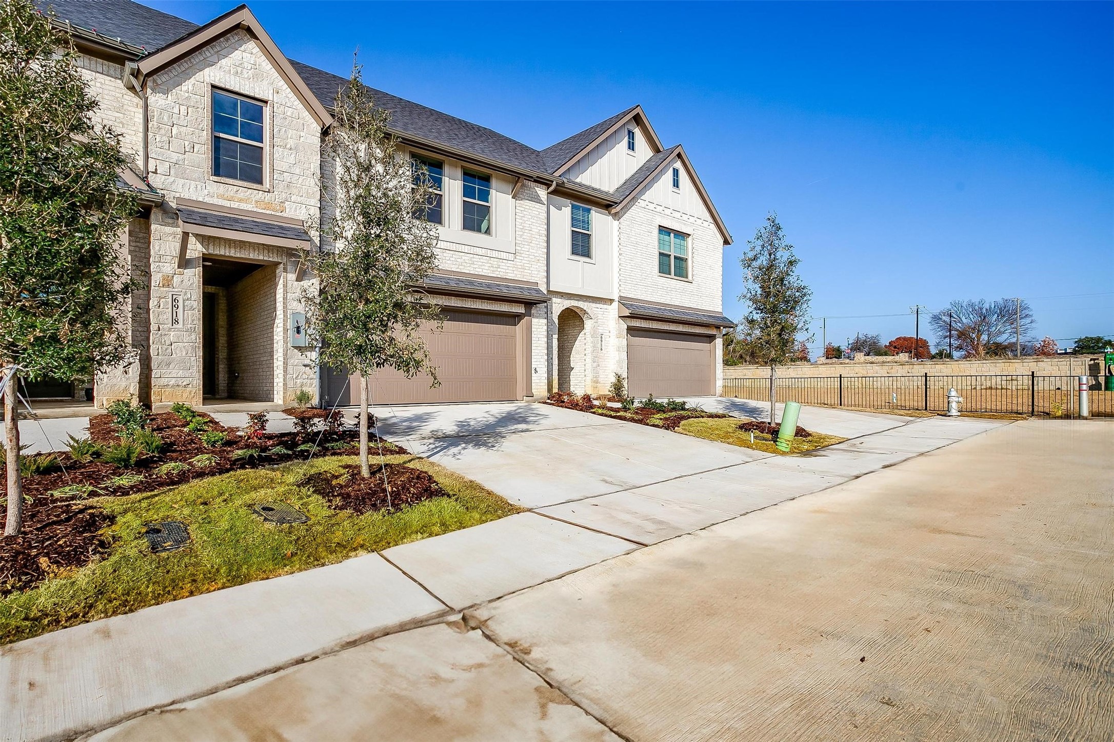 6820 Neals Way Arlington TX 76001