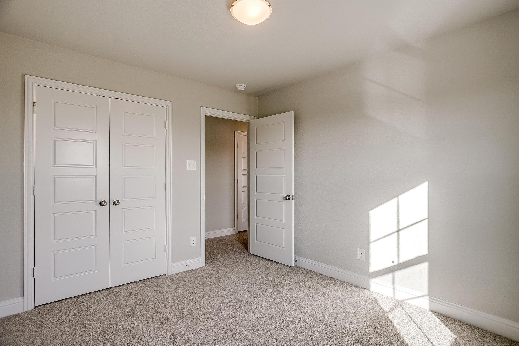 6820 Neals Way Arlington TX 76001