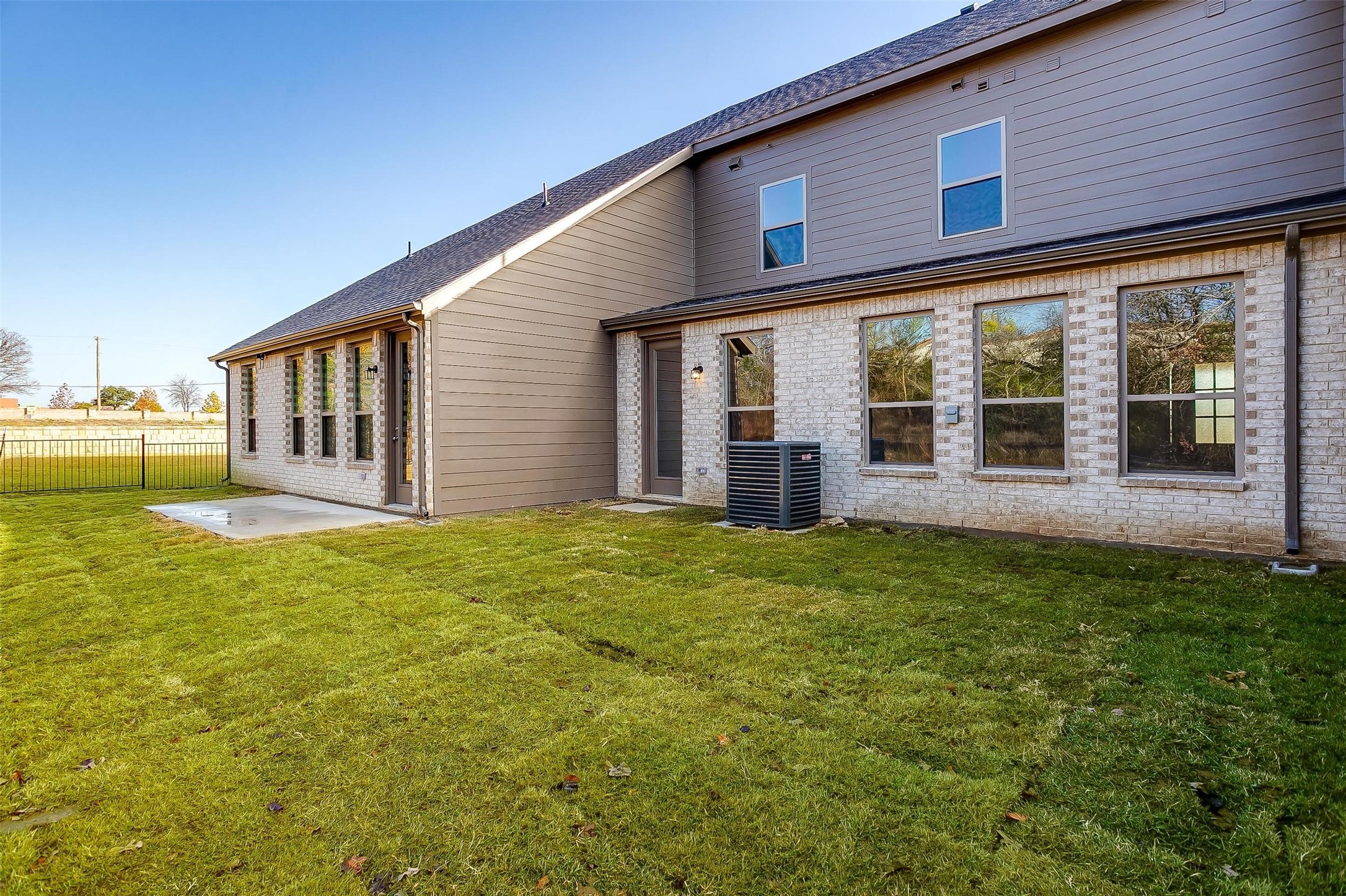 6820 Neals Way Arlington TX 76001