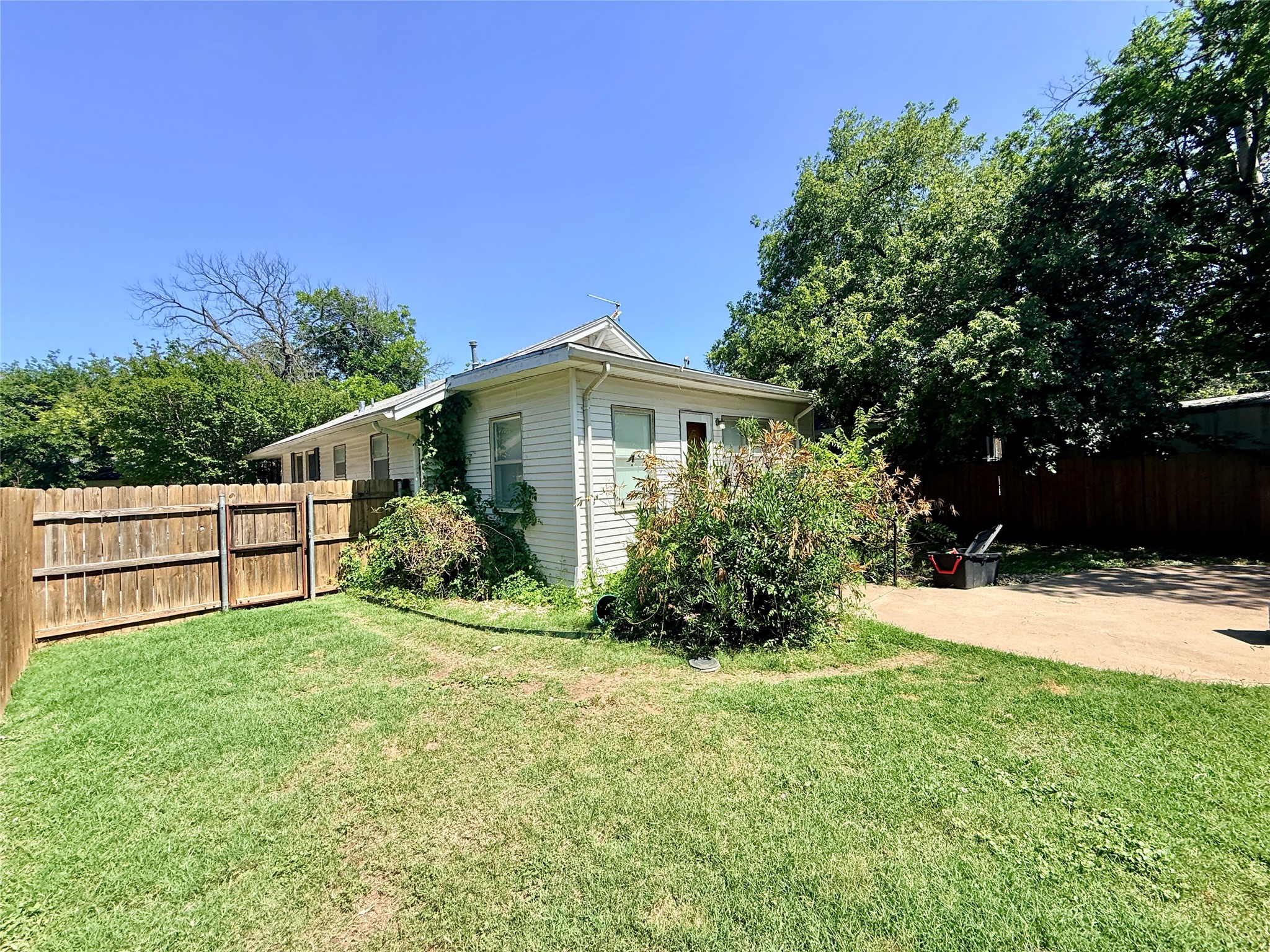 922 Plum Street Graham TX 76450