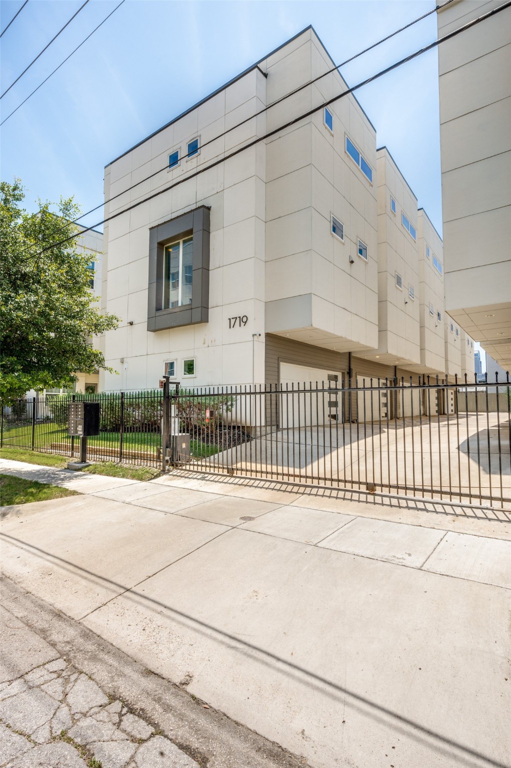 1719 Caddo Street Dallas TX 75204