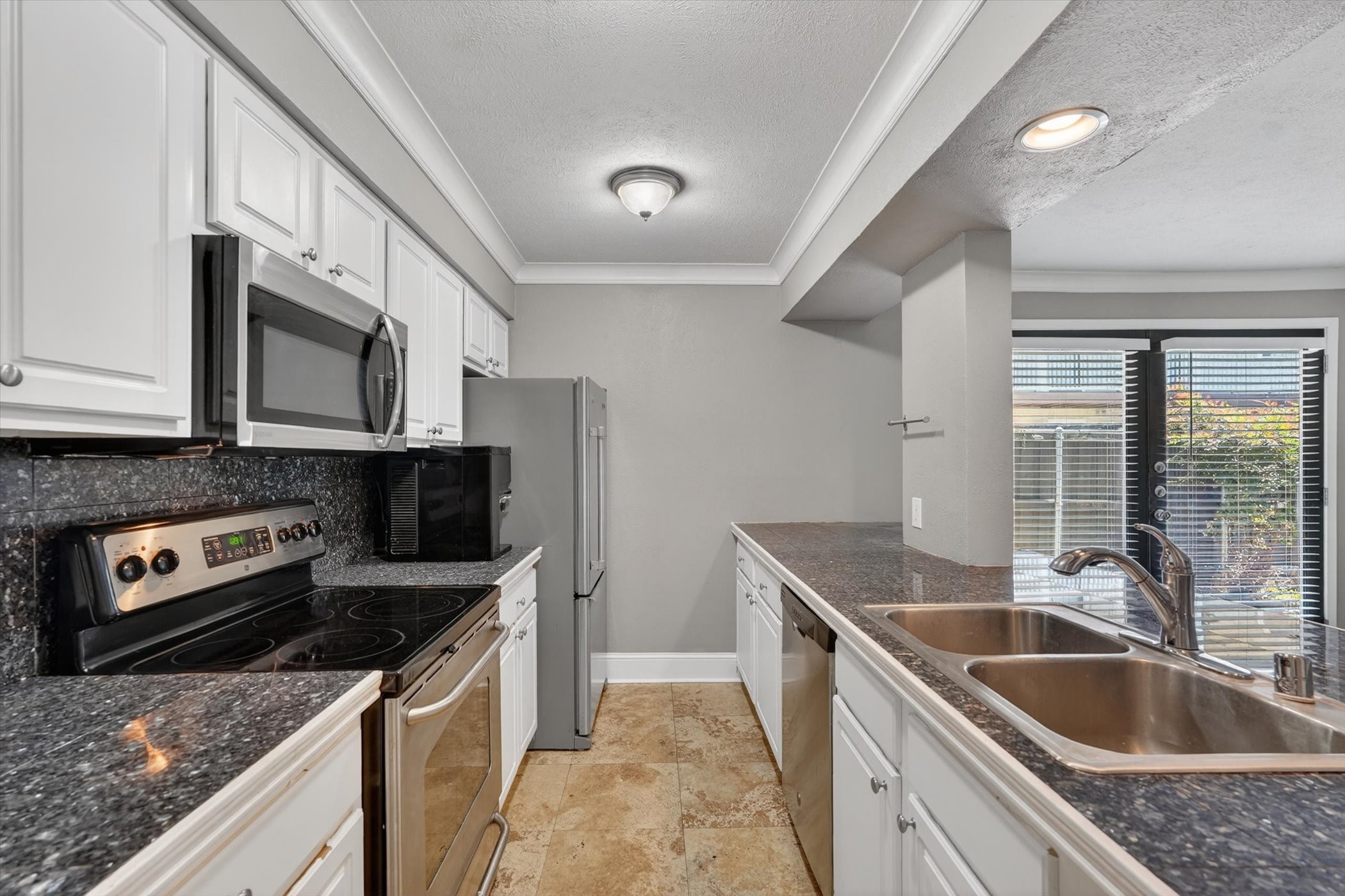 5932 Sandhurst Lane Dallas TX 75206