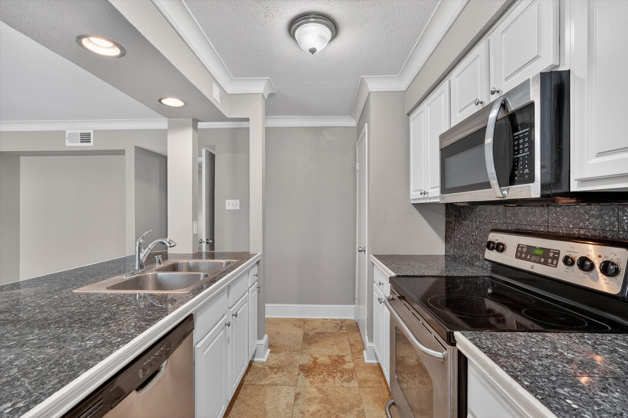 5932 Sandhurst Lane Dallas TX 75206