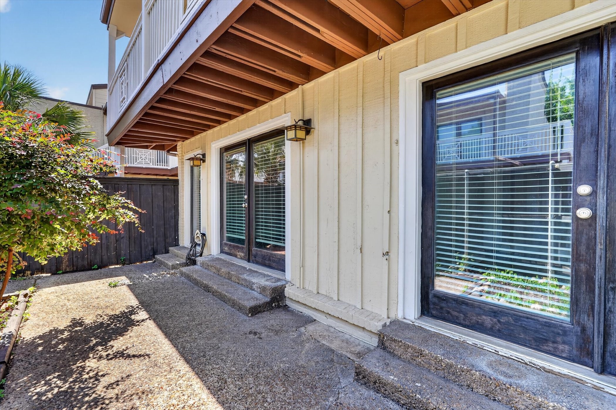 5932 Sandhurst Lane Dallas TX 75206