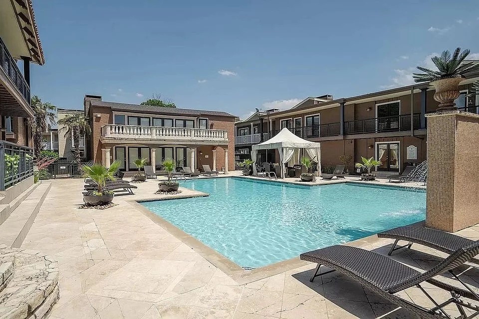 5932 Sandhurst Lane Dallas TX 75206