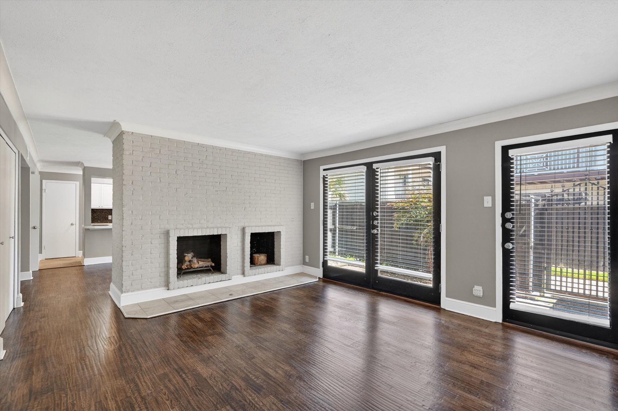 5932 Sandhurst Lane Dallas TX 75206