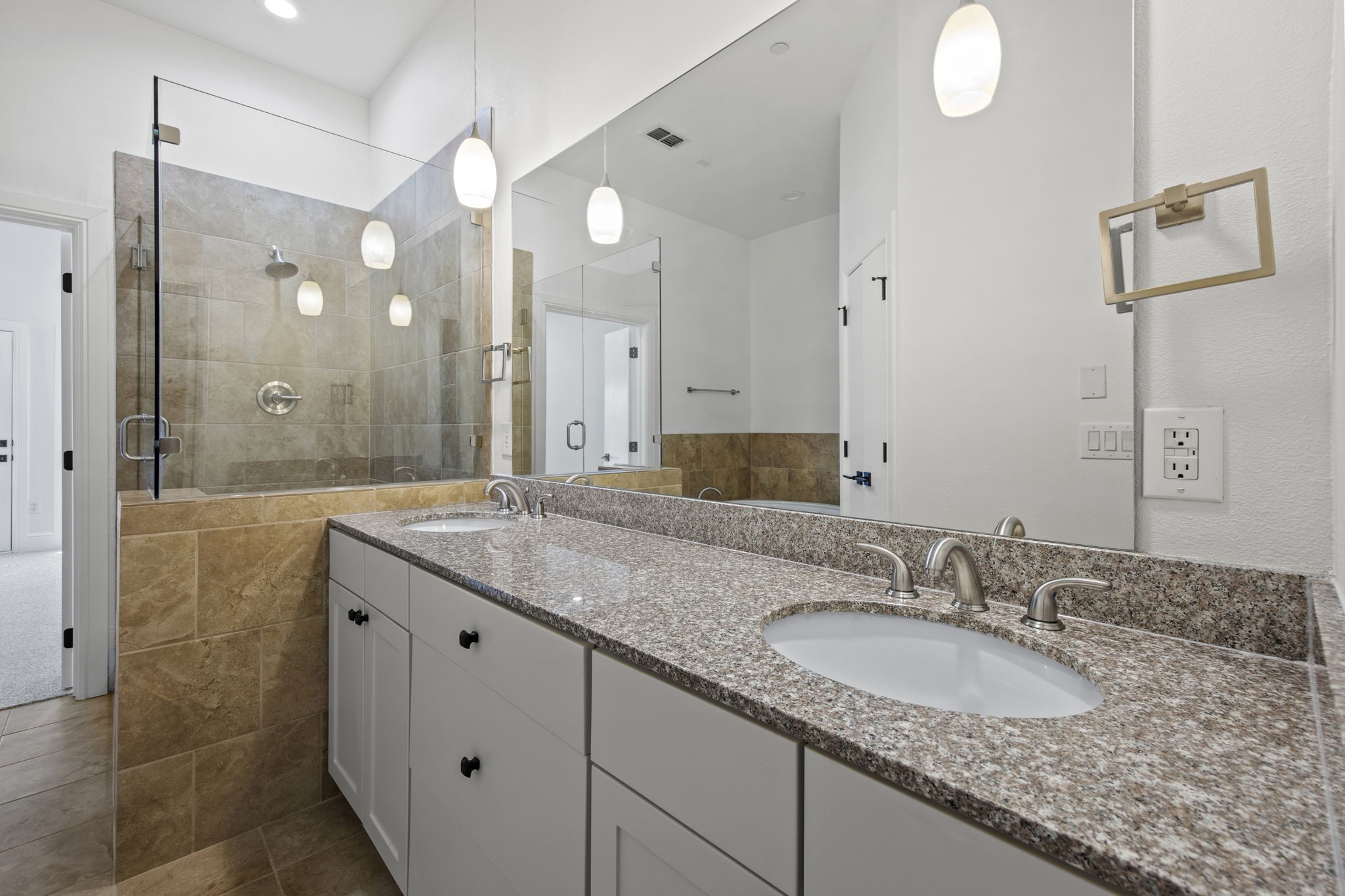 3200 Ross Avenue Dallas TX 75204