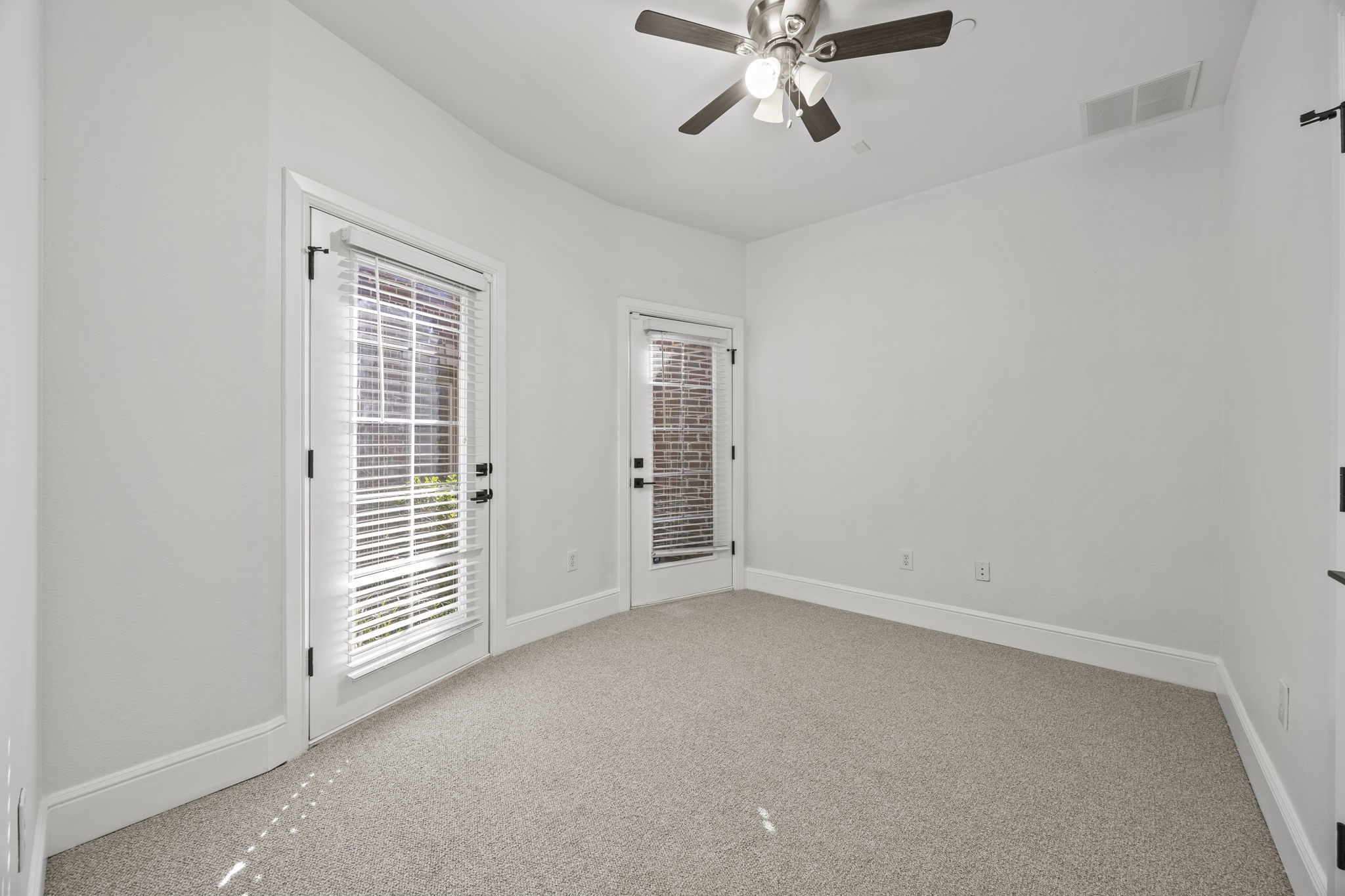 3200 Ross Avenue Dallas TX 75204