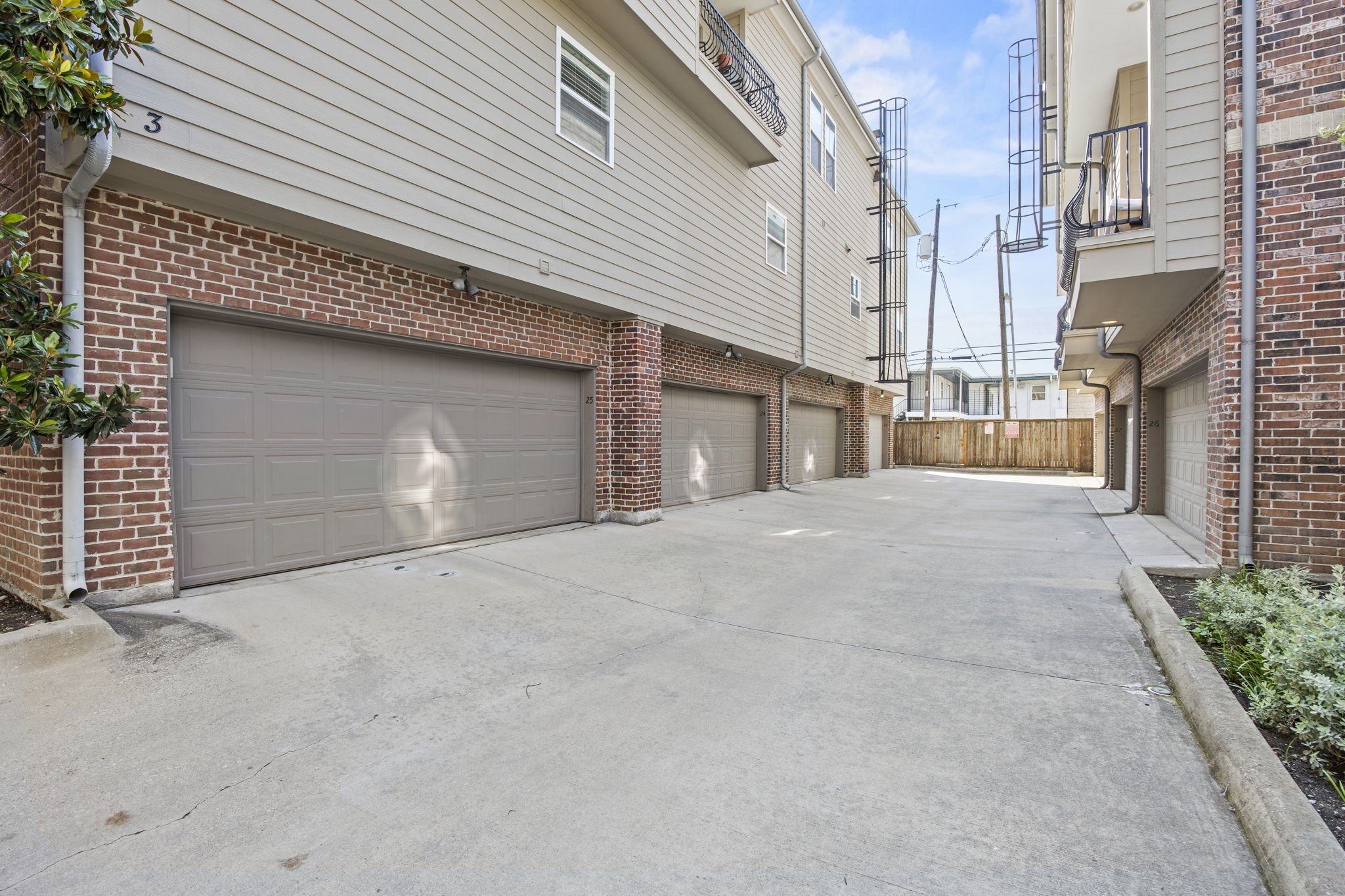 3200 Ross Avenue Dallas TX 75204