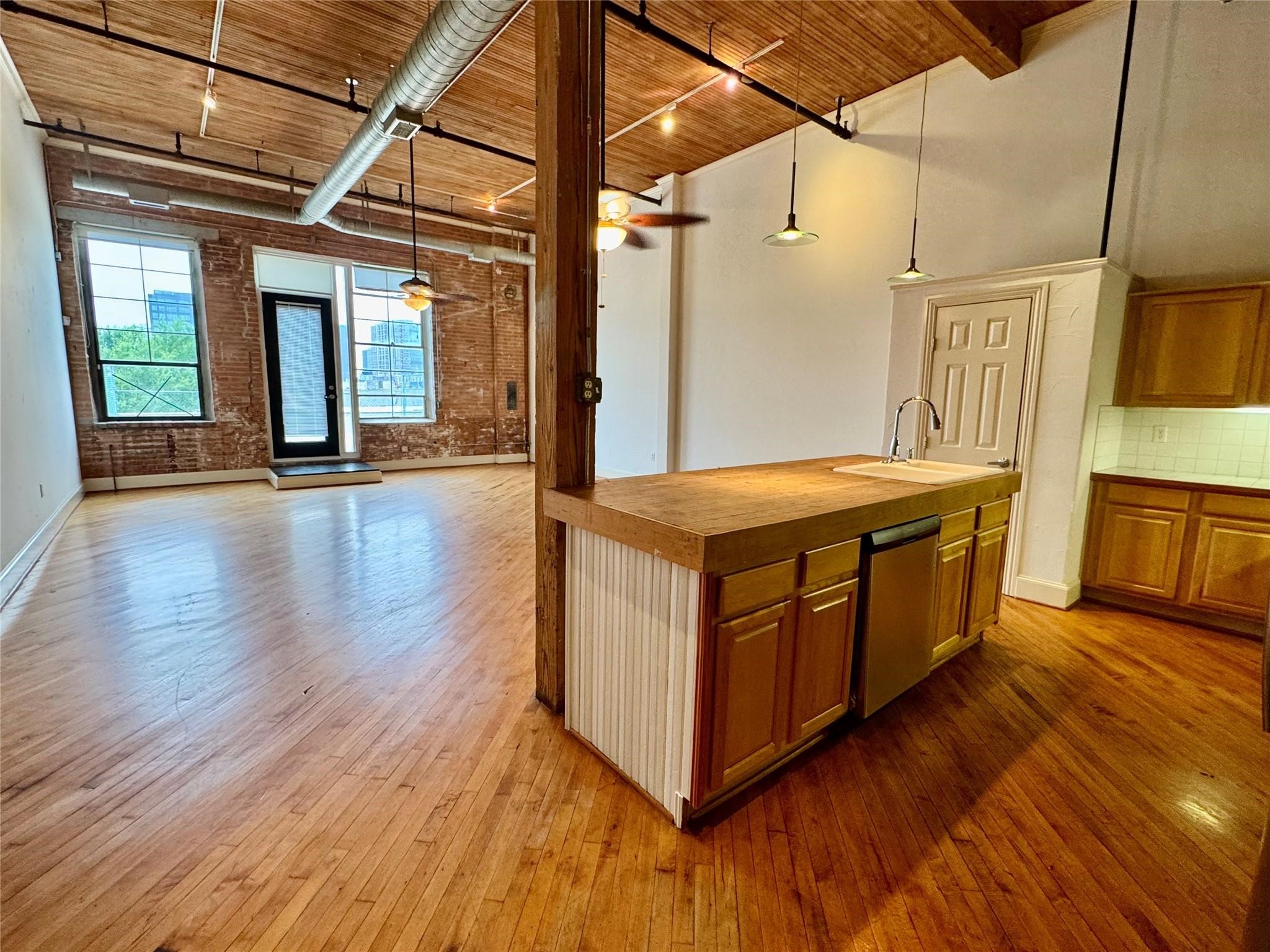 3026 Commerce Street Dallas TX 75226