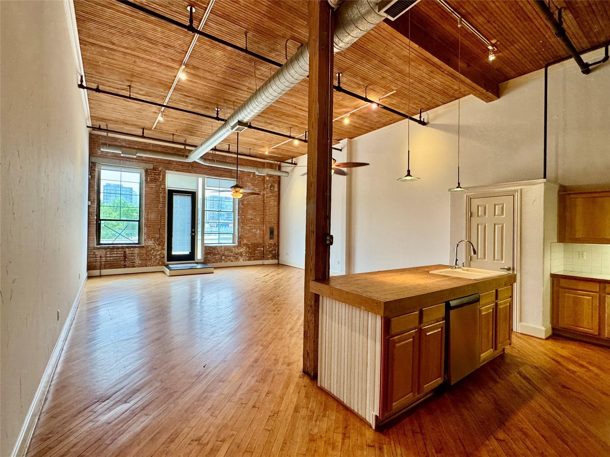 3026 Commerce Street Dallas TX 75226