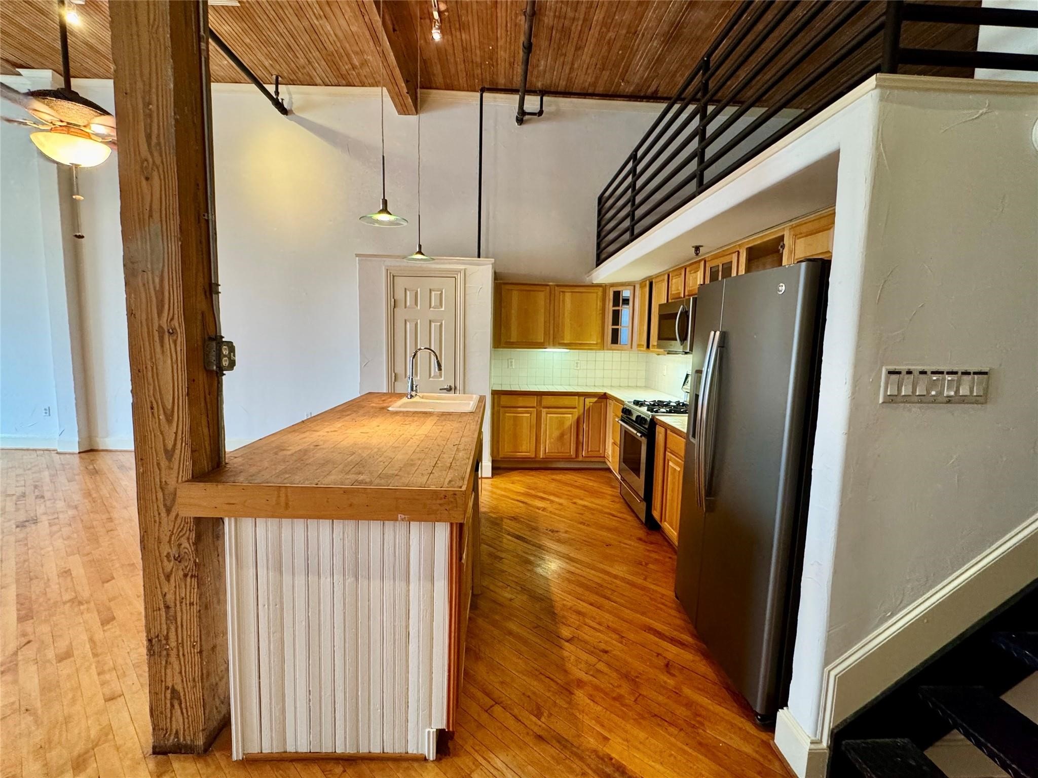 3026 Commerce Street Dallas TX 75226