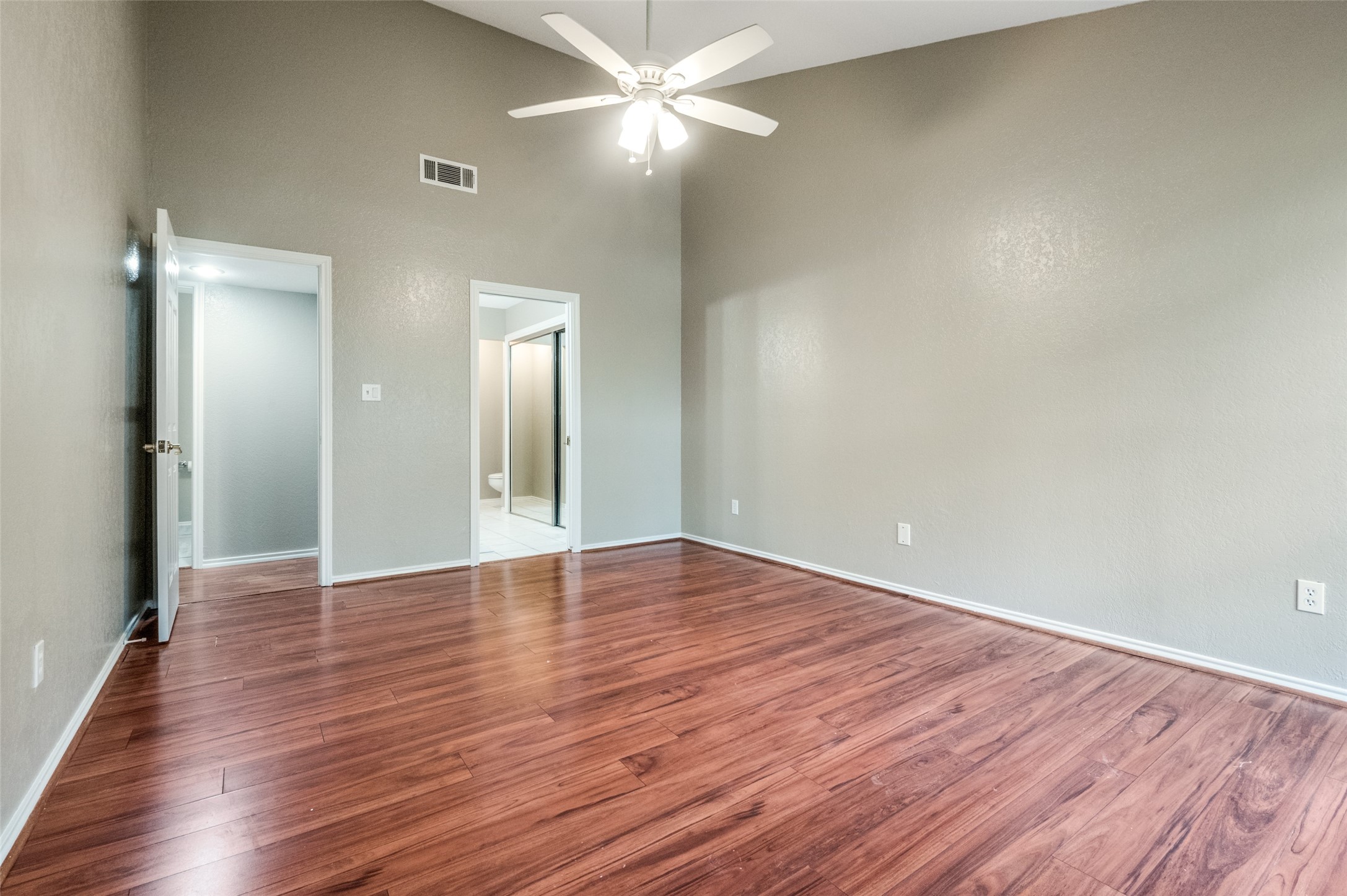 4502 Forestgate Drive Arlington TX 76017