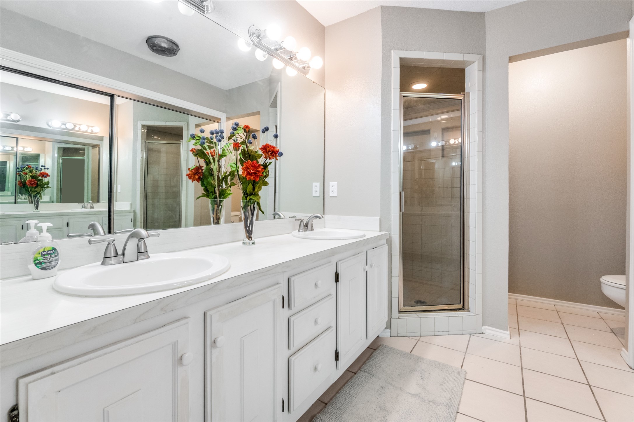 4502 Forestgate Drive Arlington TX 76017