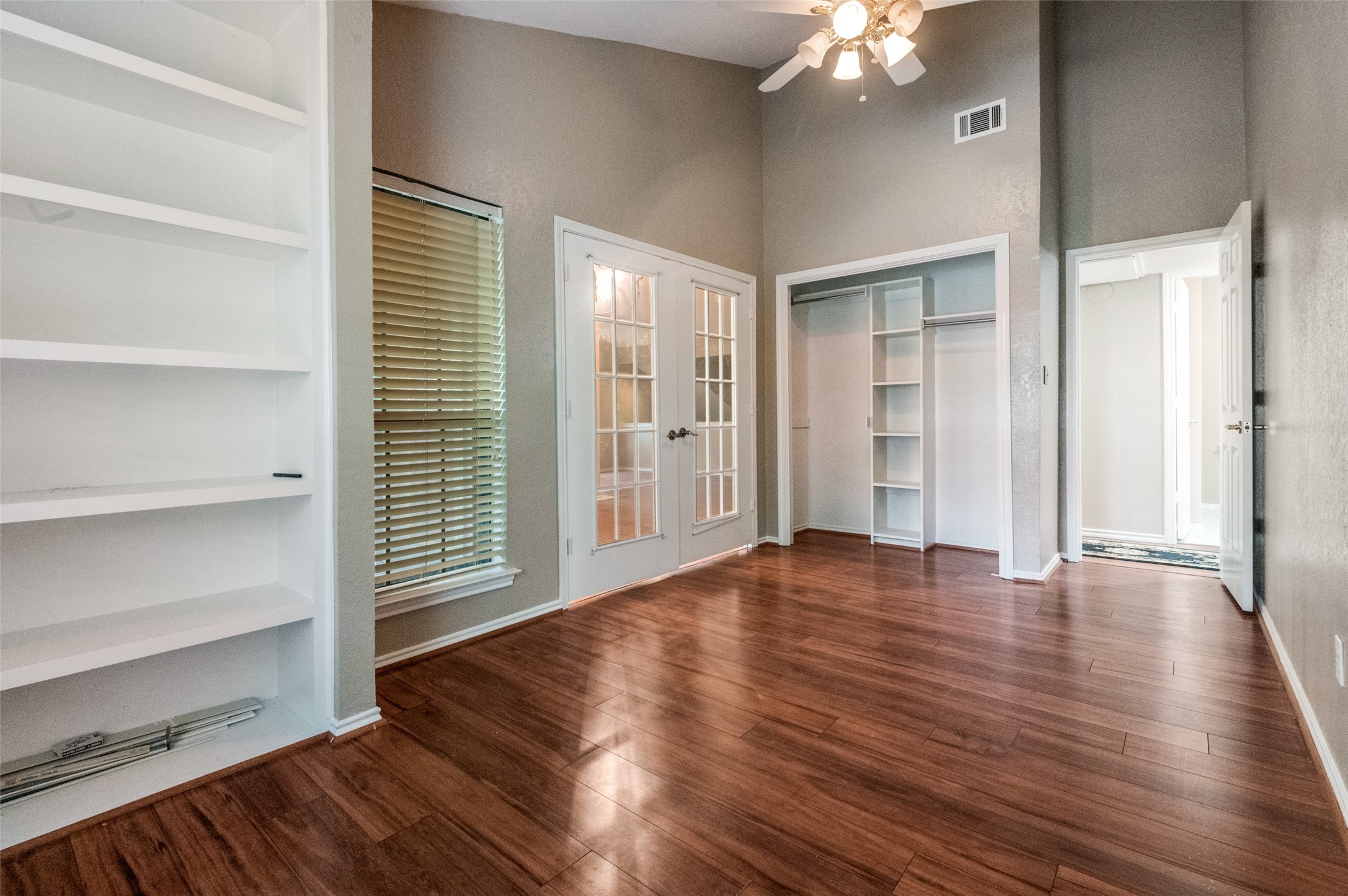 4502 Forestgate Drive Arlington TX 76017
