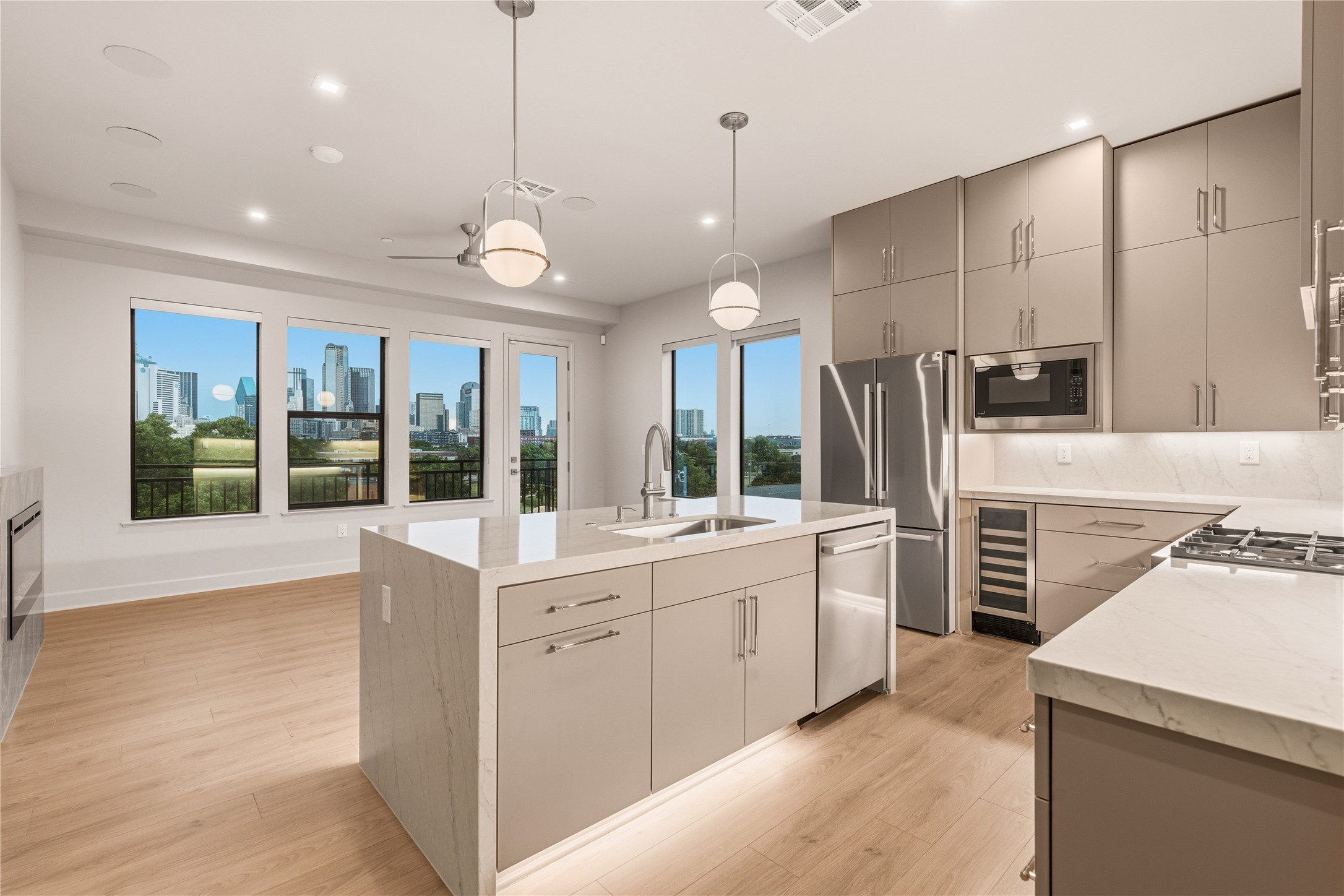 1900 S Ervay Street Dallas TX 75215