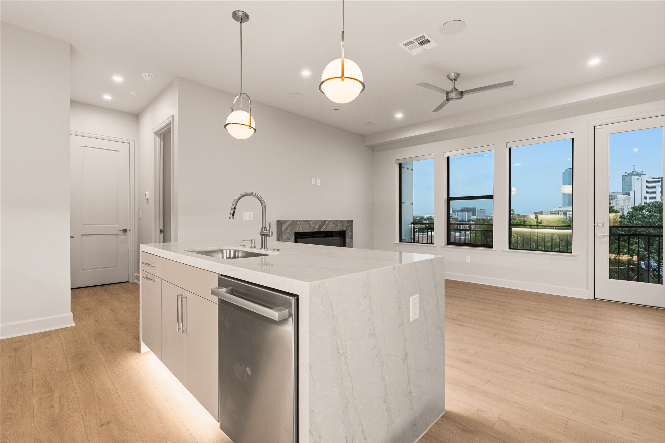 1900 S Ervay Street Dallas TX 75215