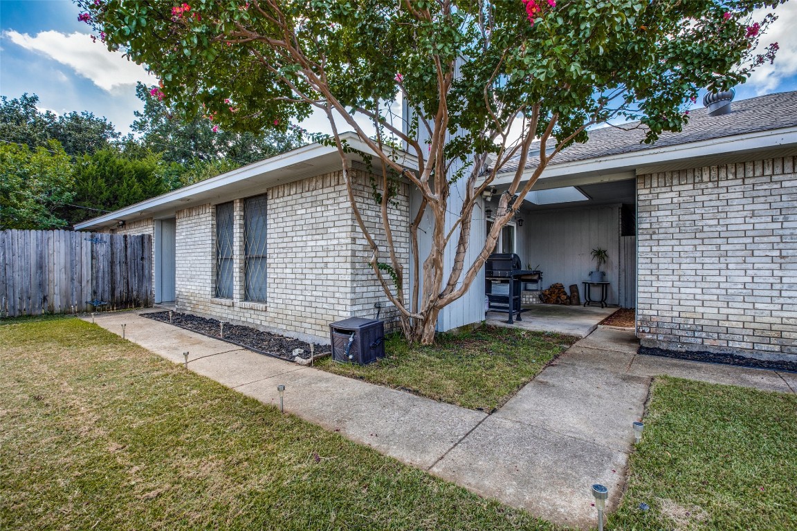 2200 Windhurst Drive Arlington TX 76015