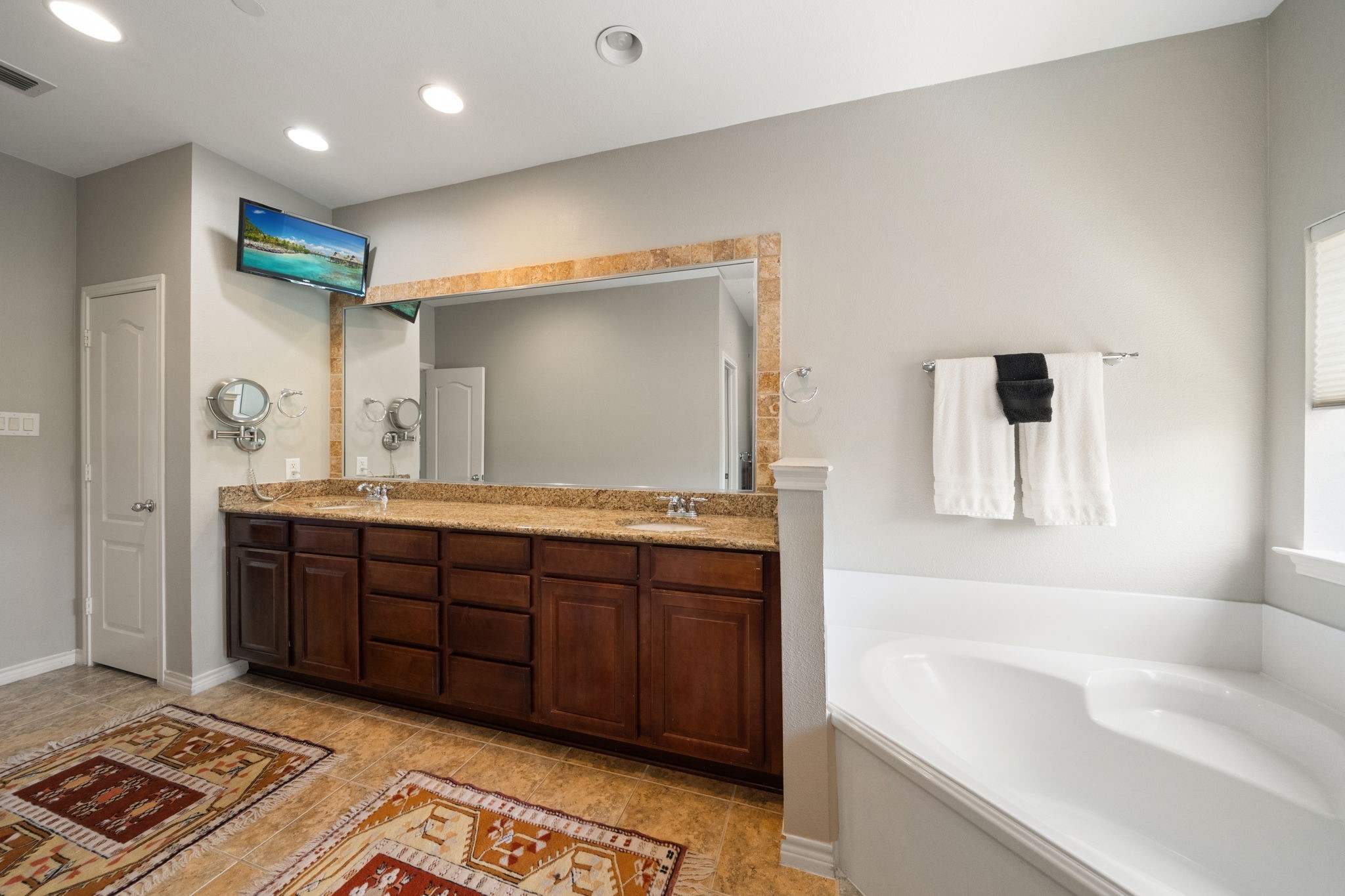 15754 Quorum Drive Addison TX 75001