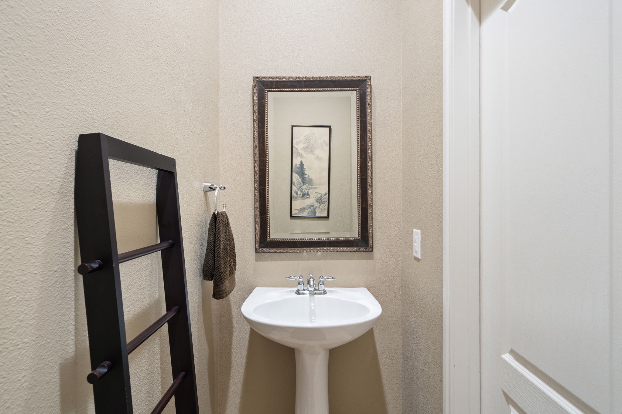 15754 Quorum Drive Addison TX 75001