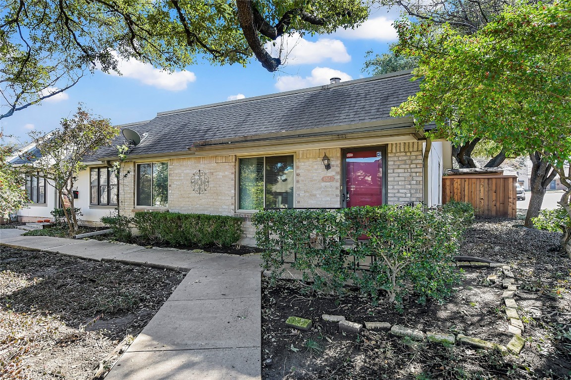 13851 Leinsper Green Street Dallas TX 75240