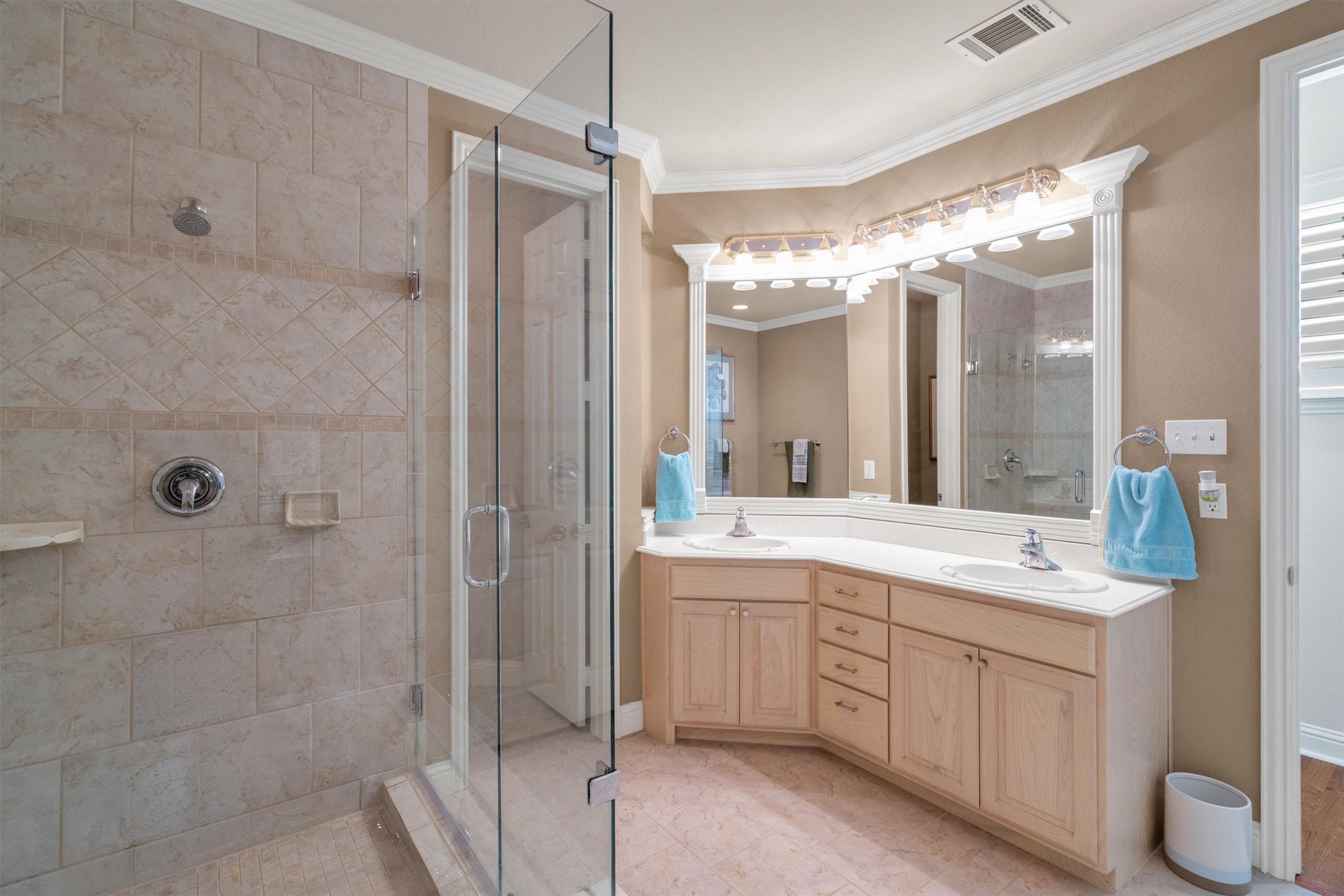 2548 Corbeau Drive Irving TX 75038