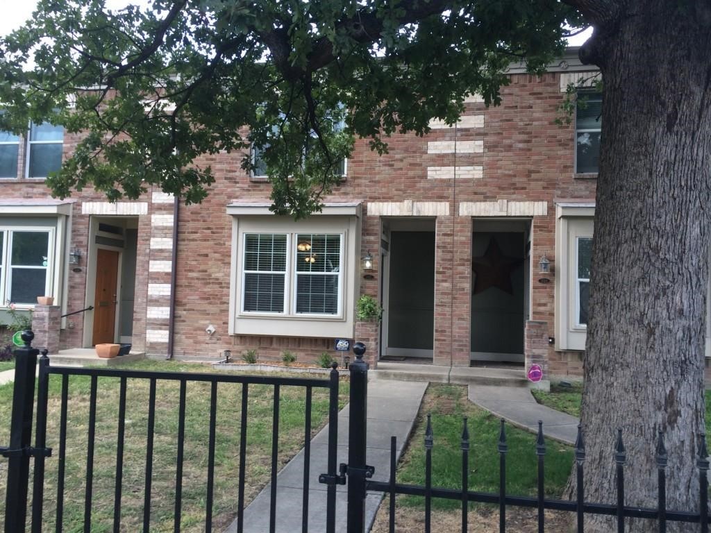 1527 Seegar Street Dallas TX 75215