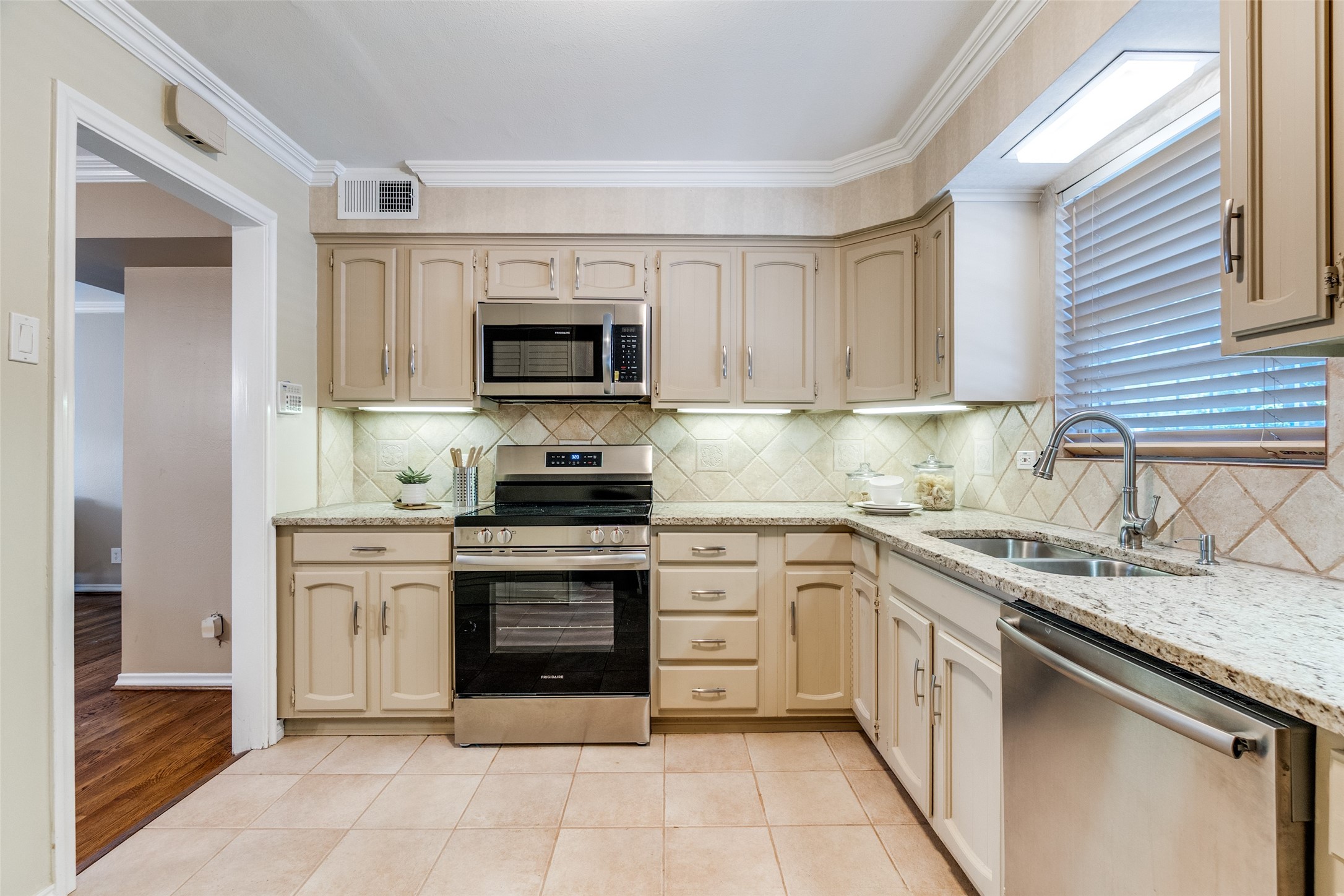 6070 Averill Way Dallas TX 75225