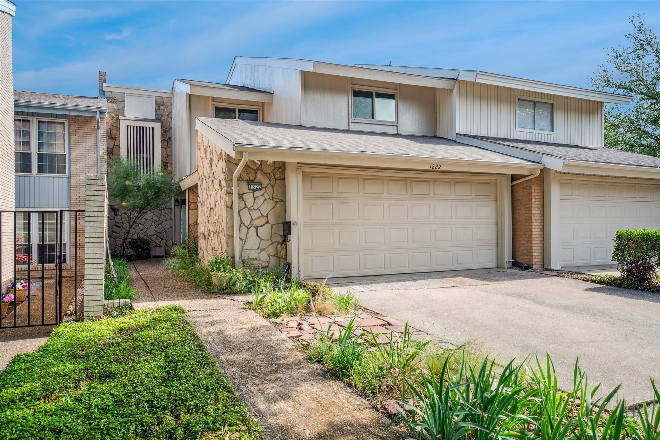 1822 Lakecrest Court Carrollton TX 75006