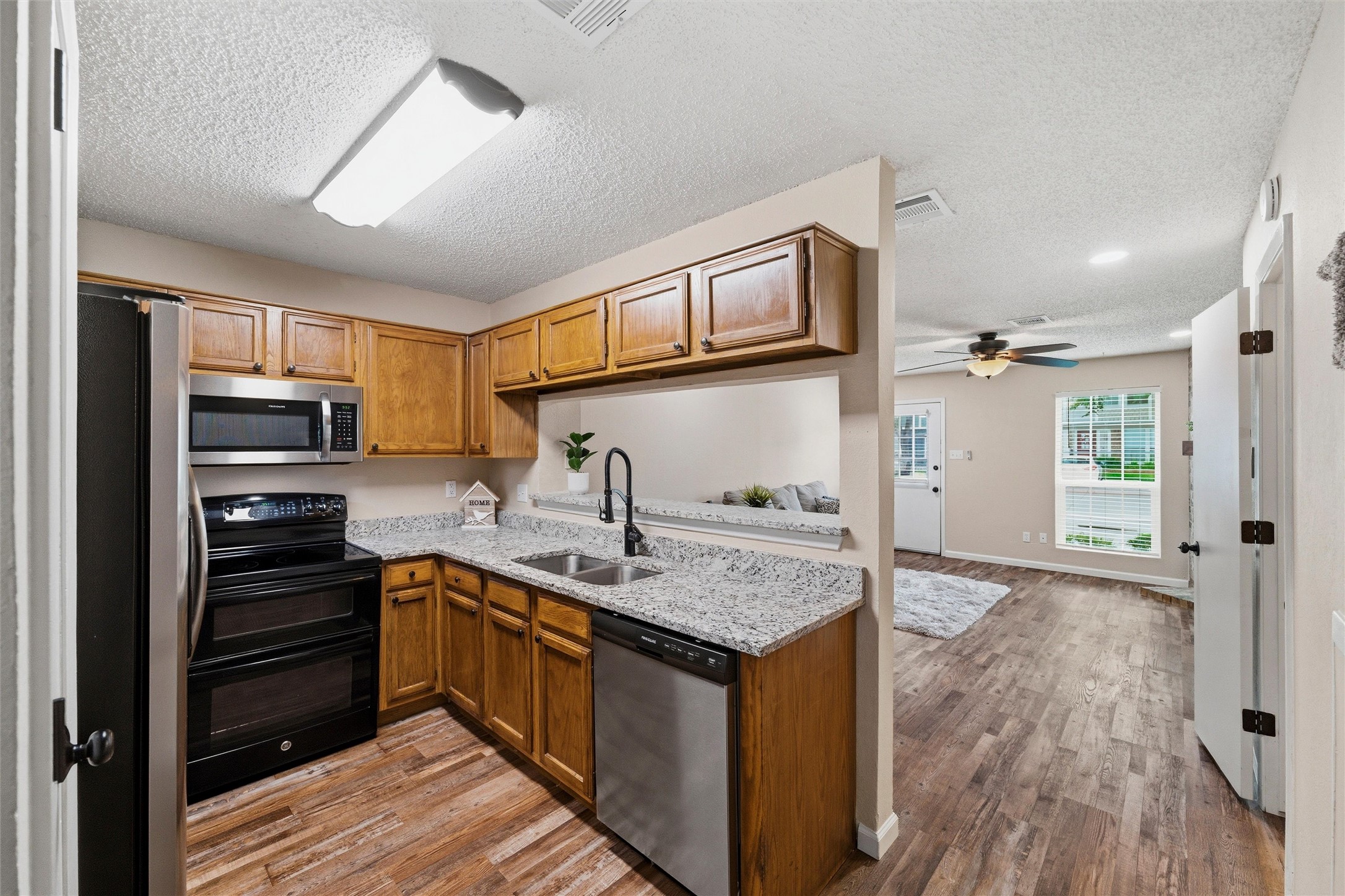 143 Winchester Drive Euless TX 76039