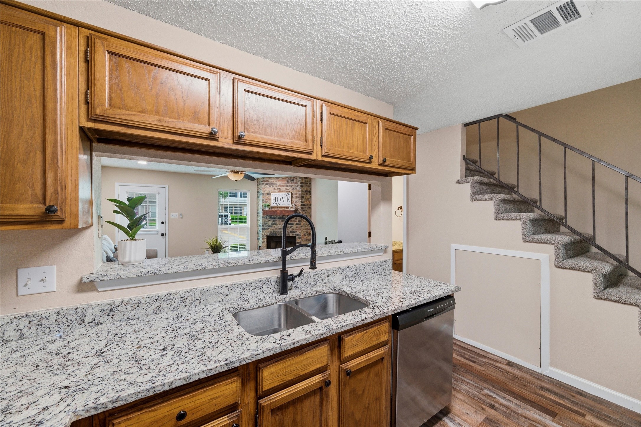143 Winchester Drive Euless TX 76039