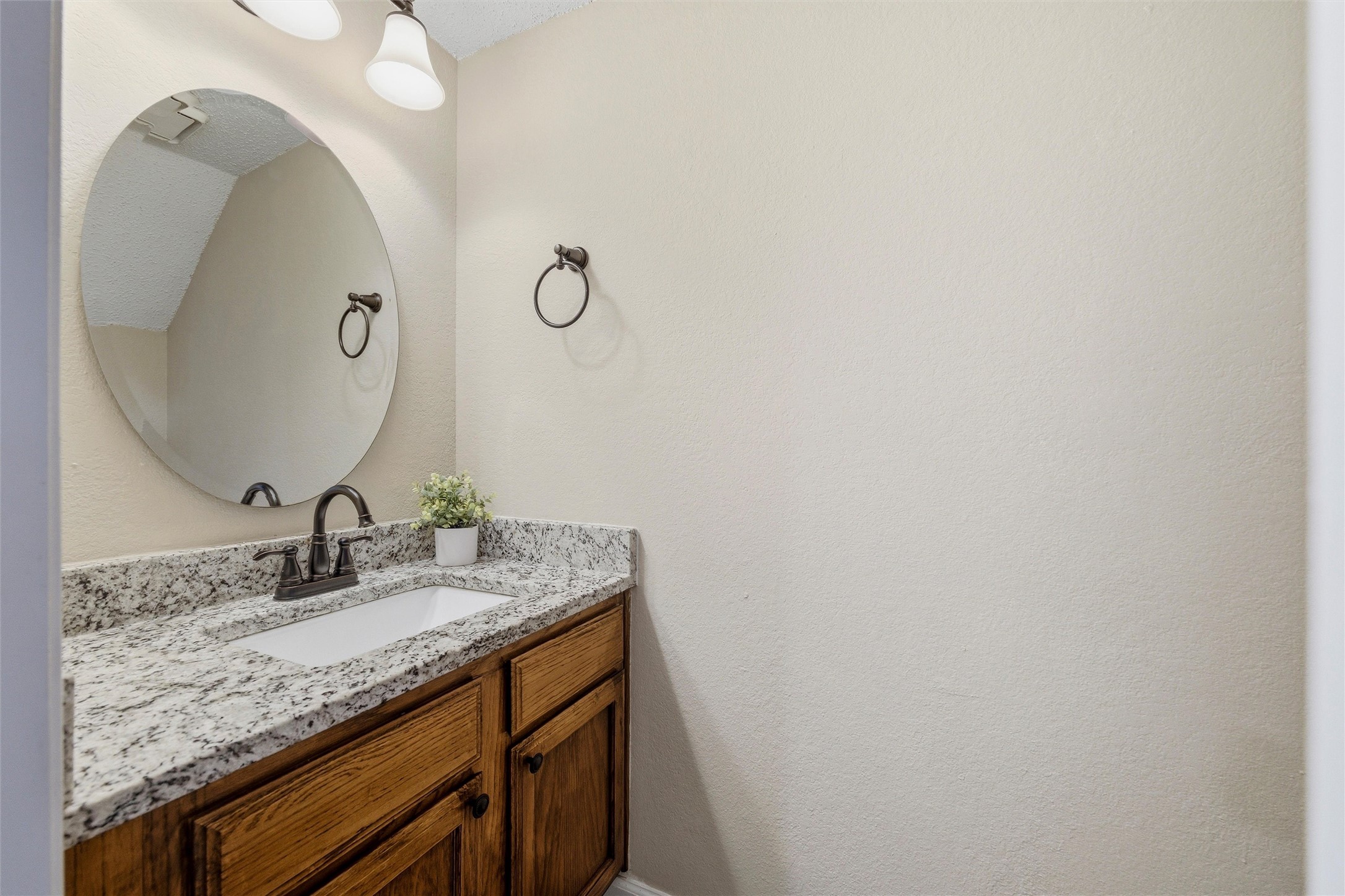 143 Winchester Drive Euless TX 76039