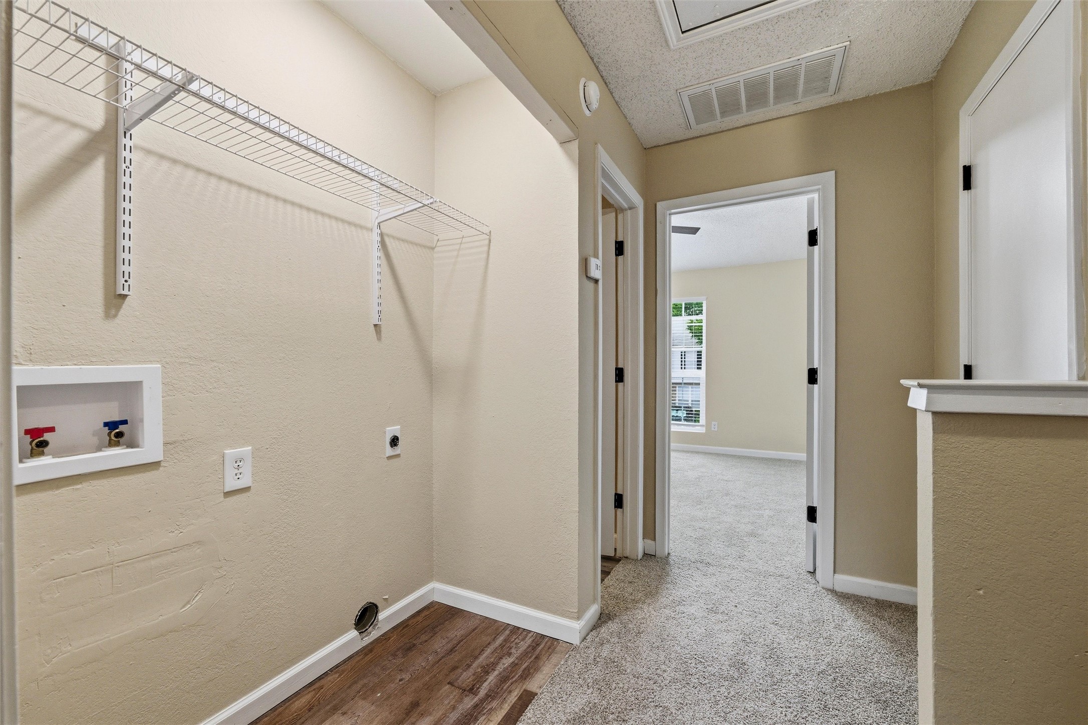 143 Winchester Drive Euless TX 76039