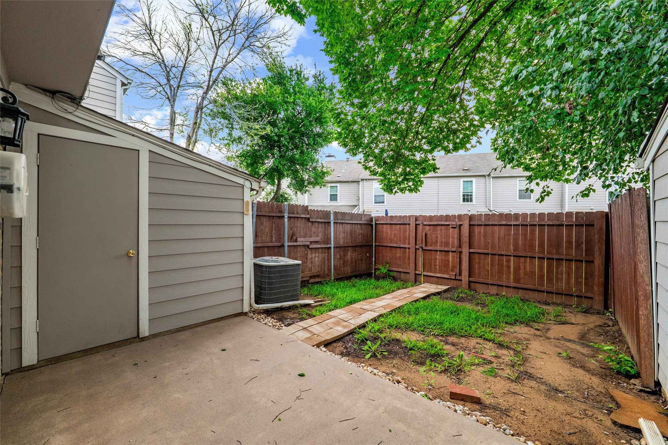 143 Winchester Drive Euless TX 76039