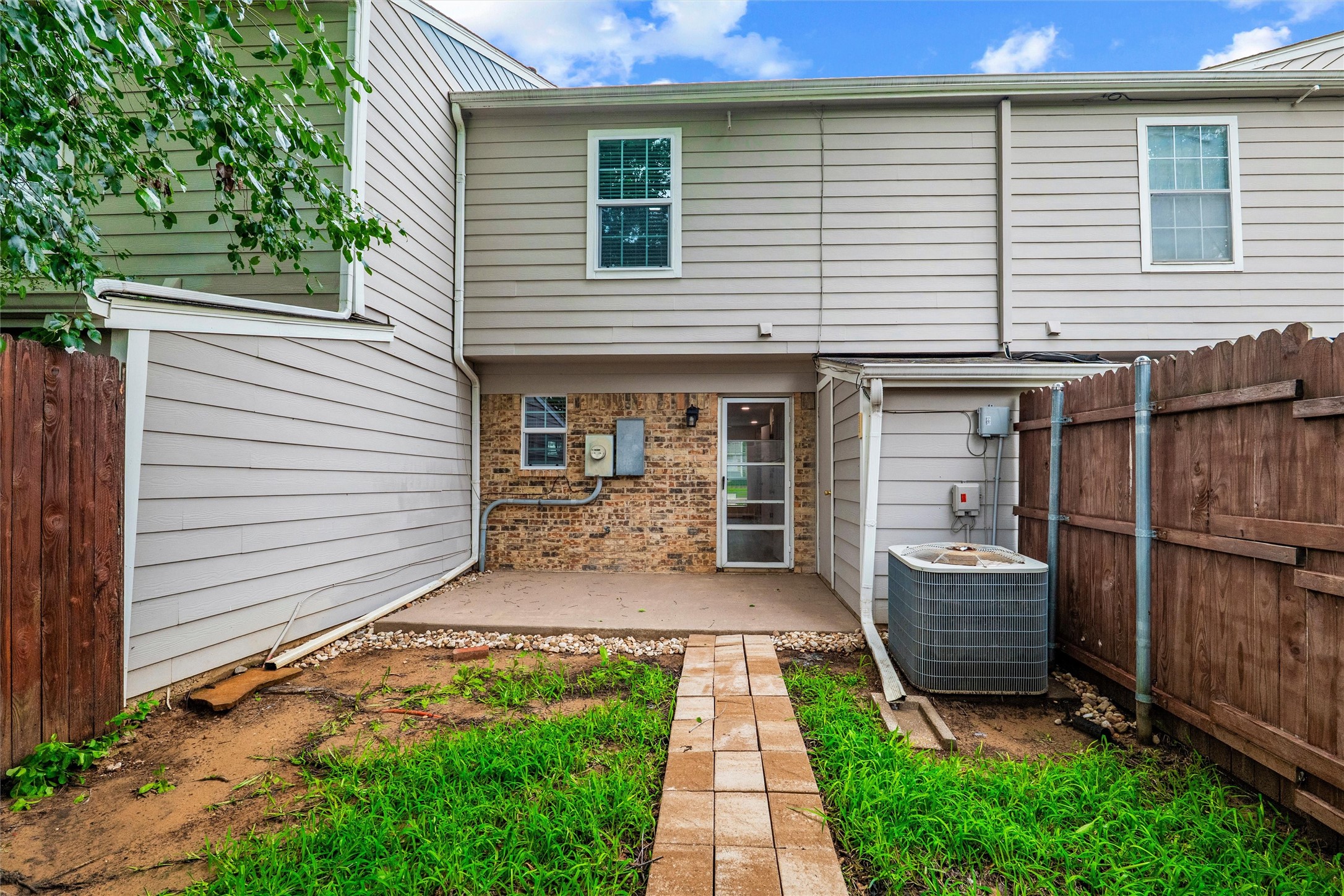 143 Winchester Drive Euless TX 76039