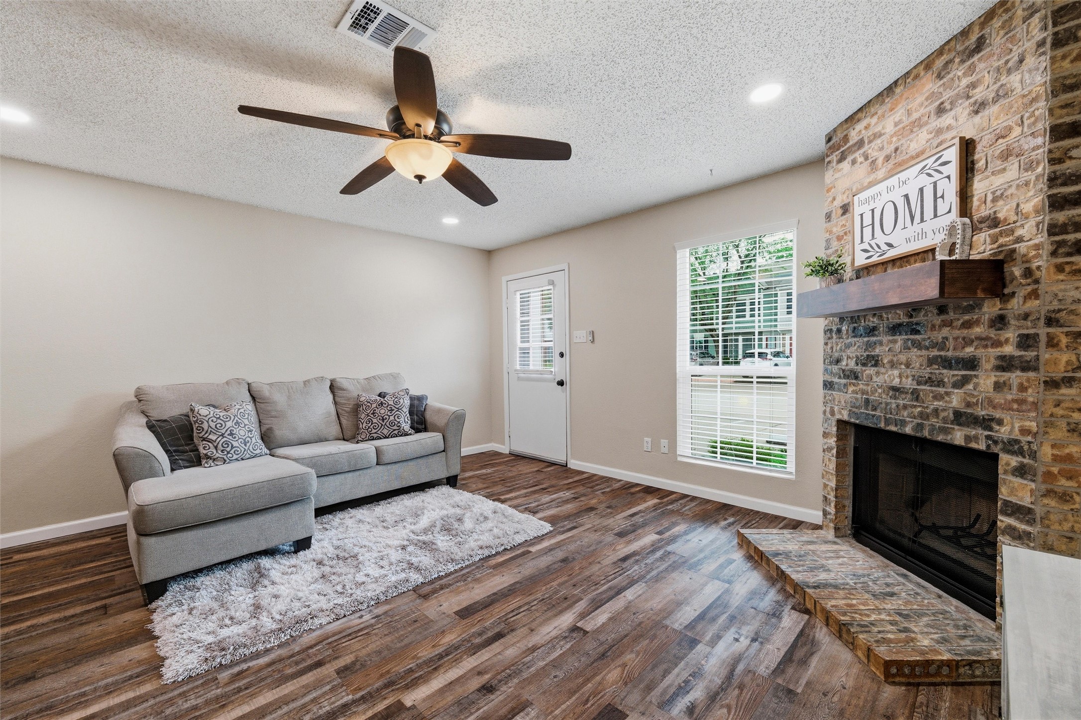 143 Winchester Drive Euless TX 76039