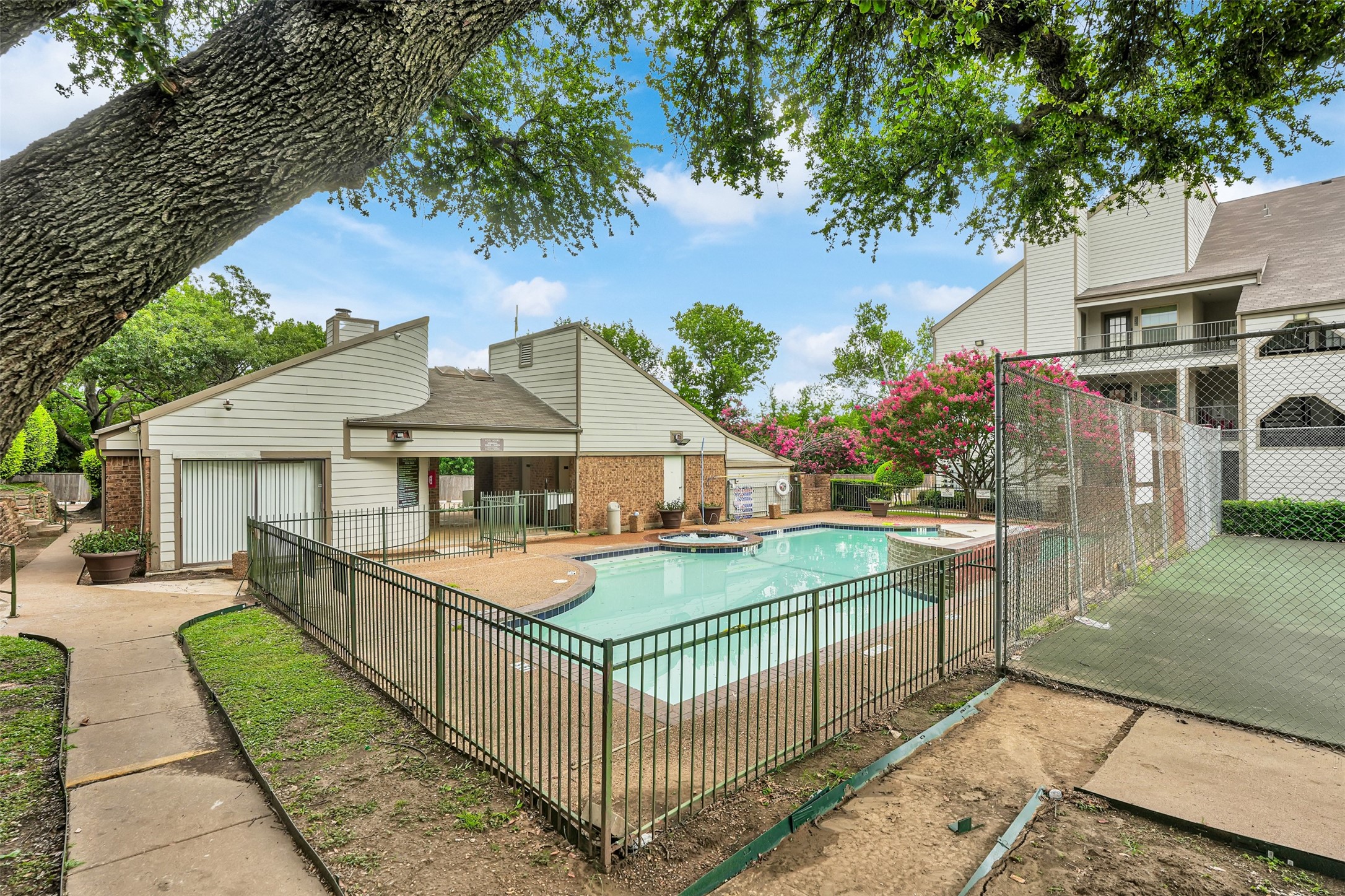 6108 Abrams Road Dallas TX 75231