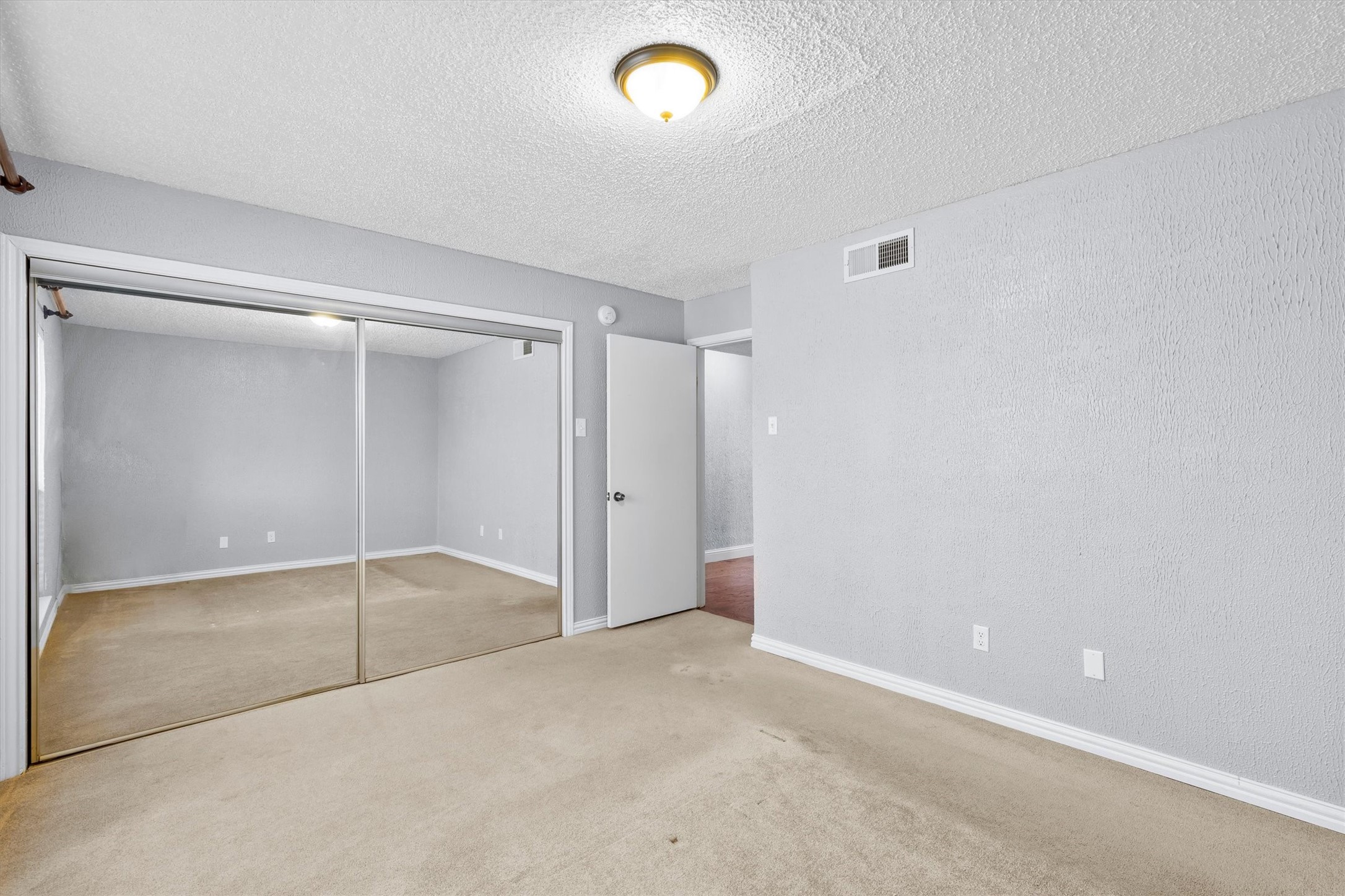 5840 Spring Valley Road Dallas TX 75254
