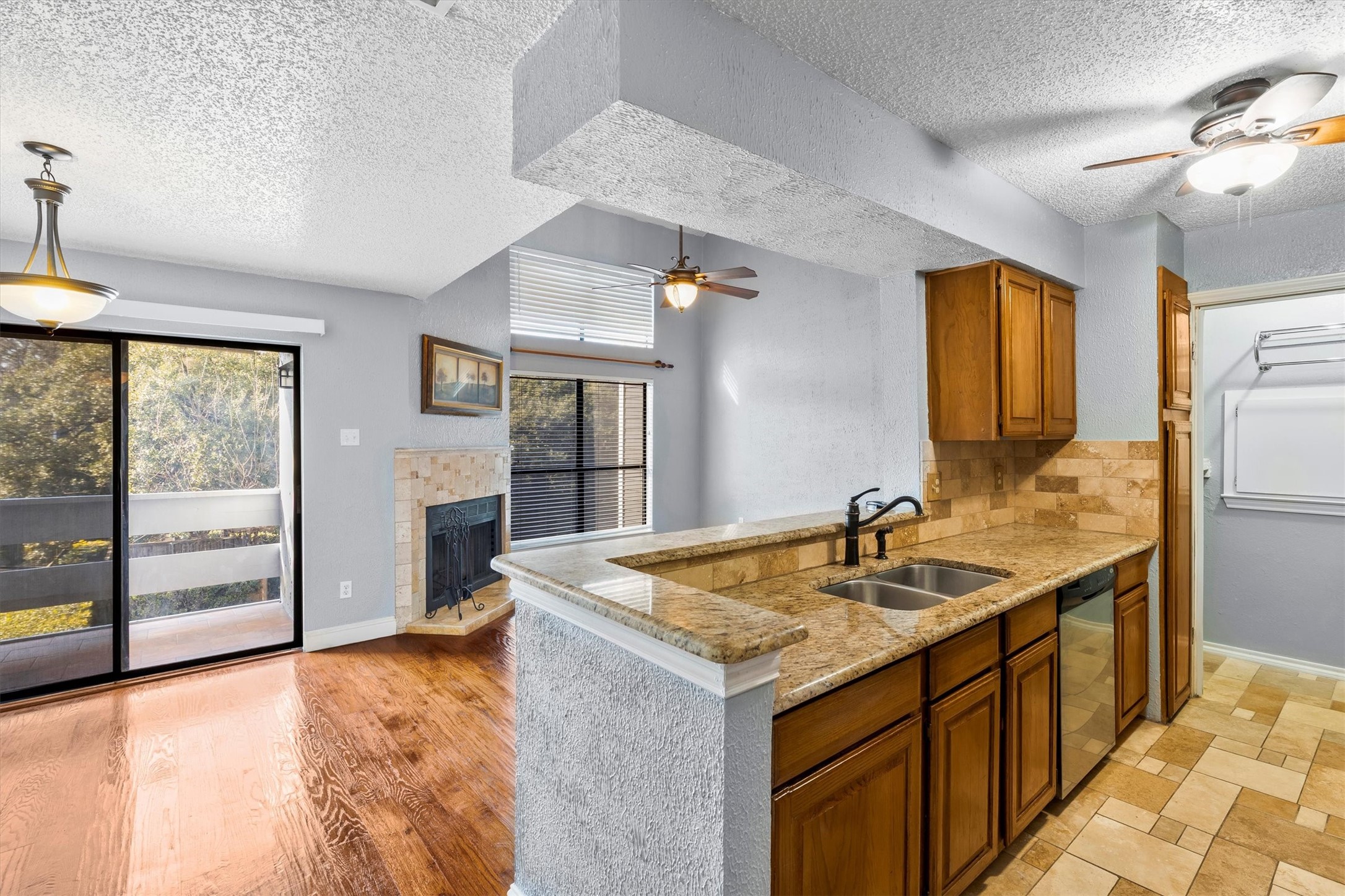 5840 Spring Valley Road Dallas TX 75254