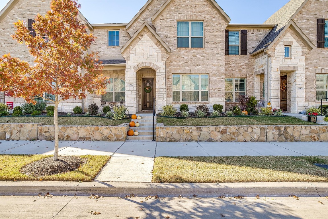 6909 Fairfield Lane North Richland Hills TX 76182