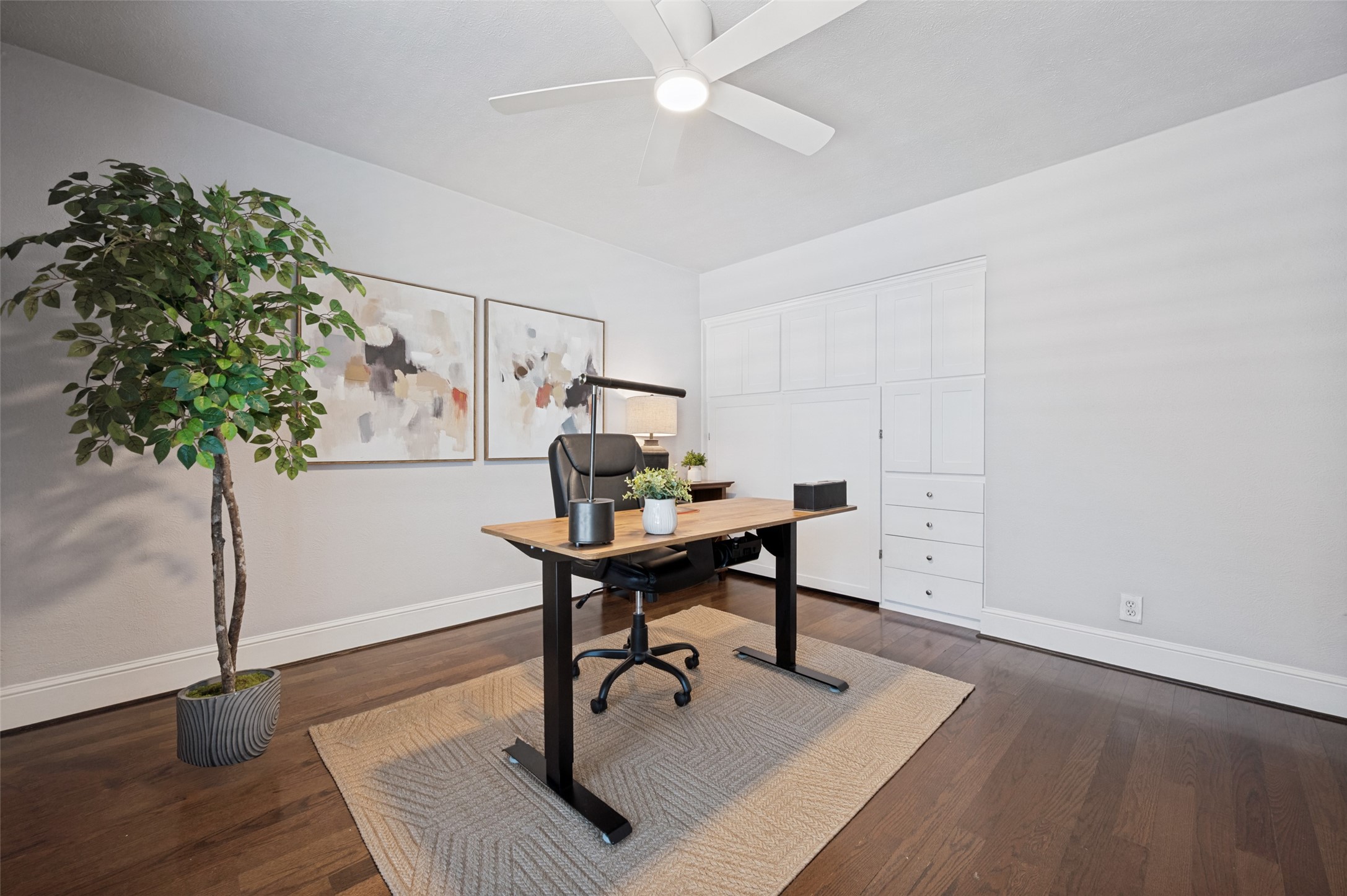 5930 Sandhurst Lane Dallas TX 75206