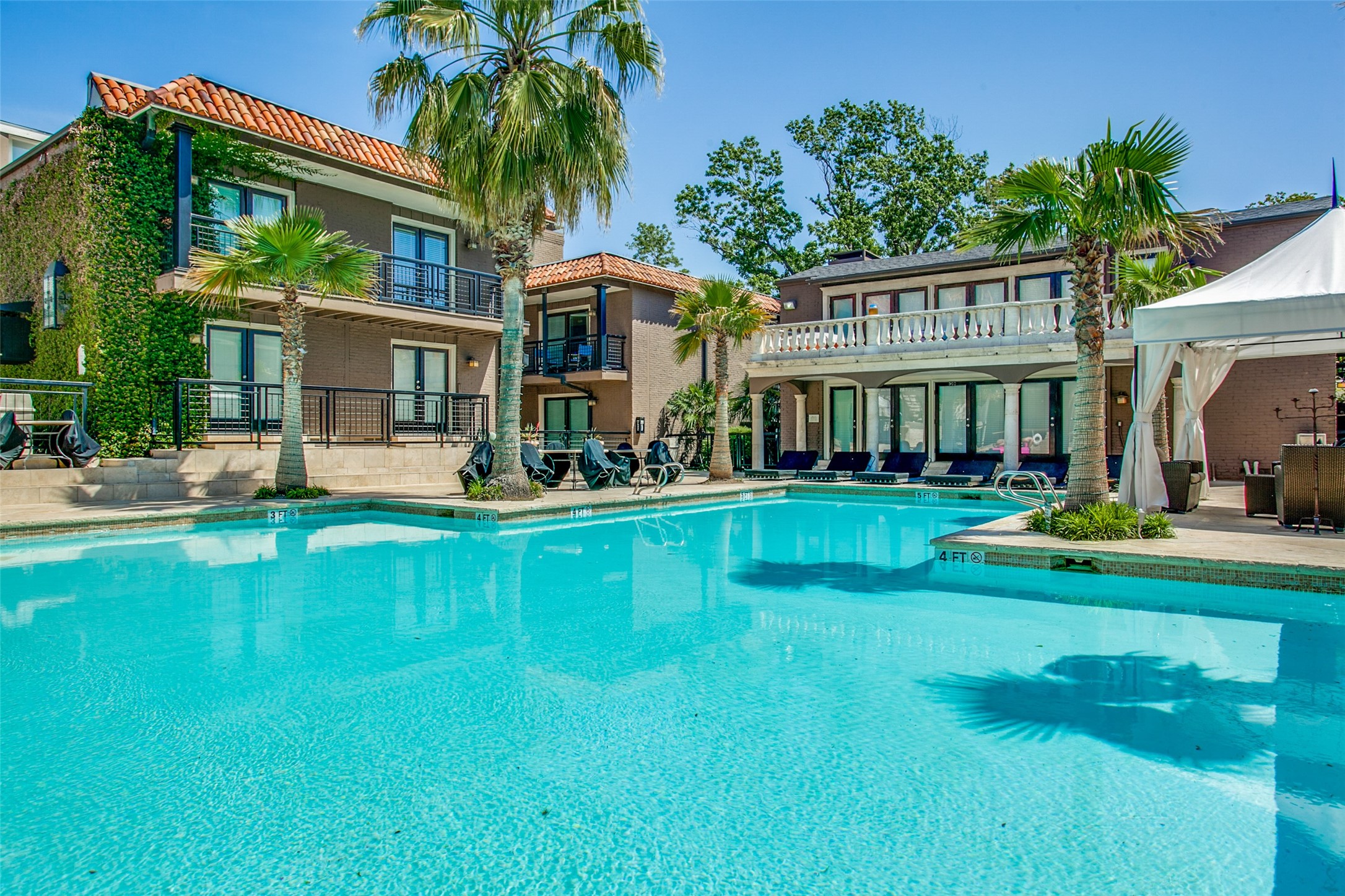 5930 Sandhurst Lane Dallas TX 75206